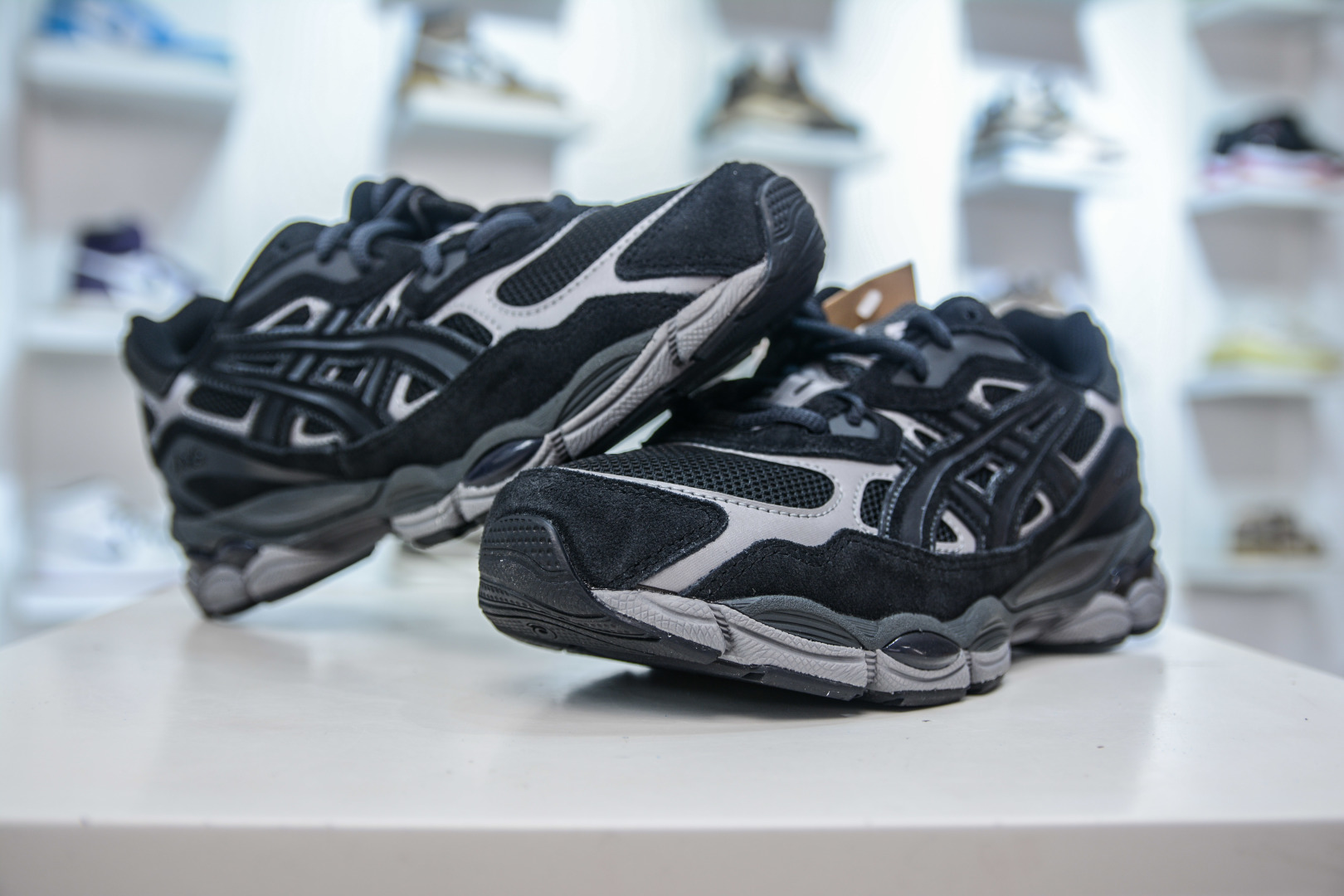 Asics GEL-NYC Men's Low-Top Sneakers – Cushioned, Breathable, and Durable 5 cmp i1756835809551 215 0 3