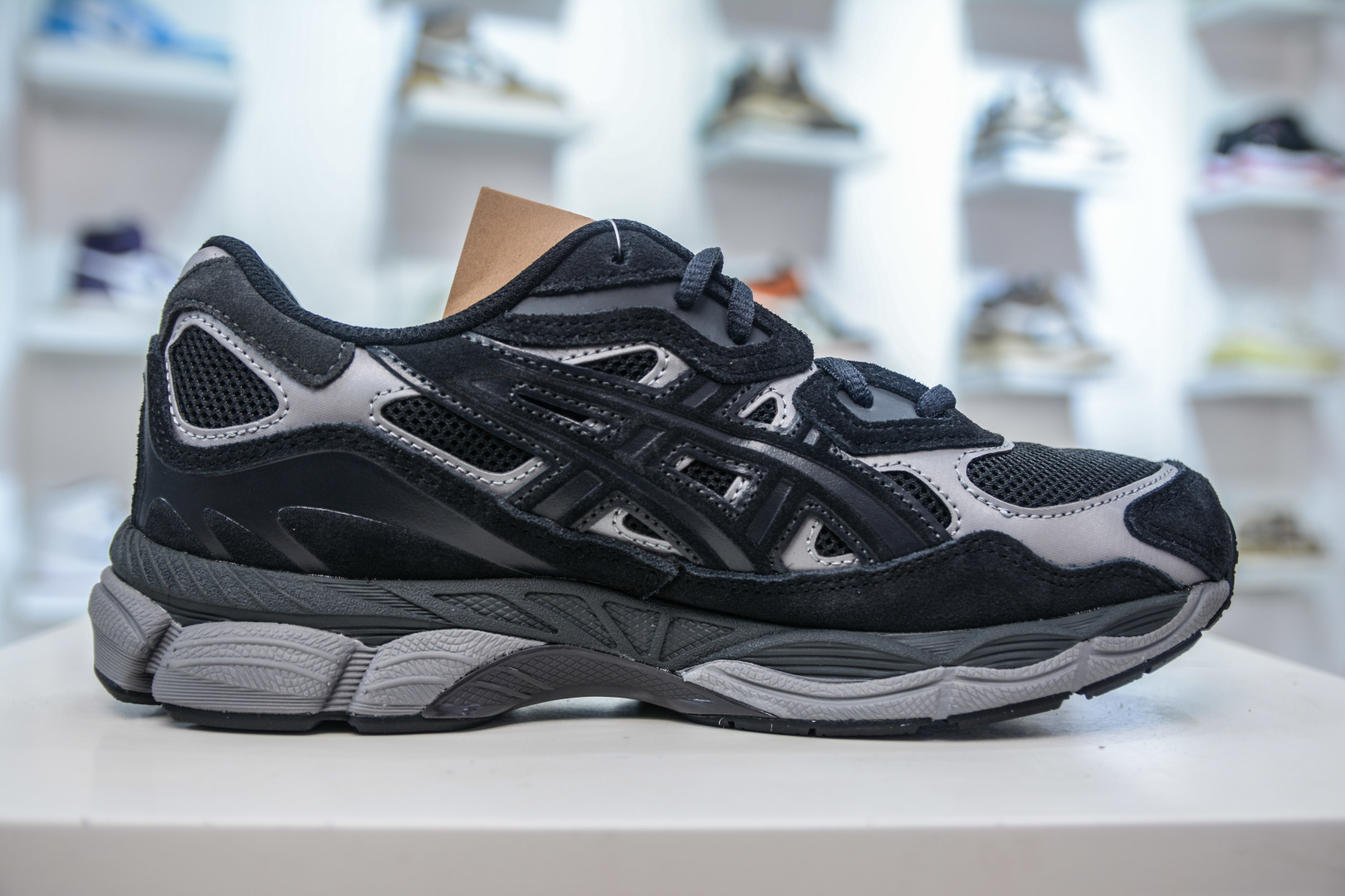 Asics GEL-NYC Men's Low-Top Sneakers – Cushioned, Breathable, and Durable 4 cmp i1756835809604 1643 0 2