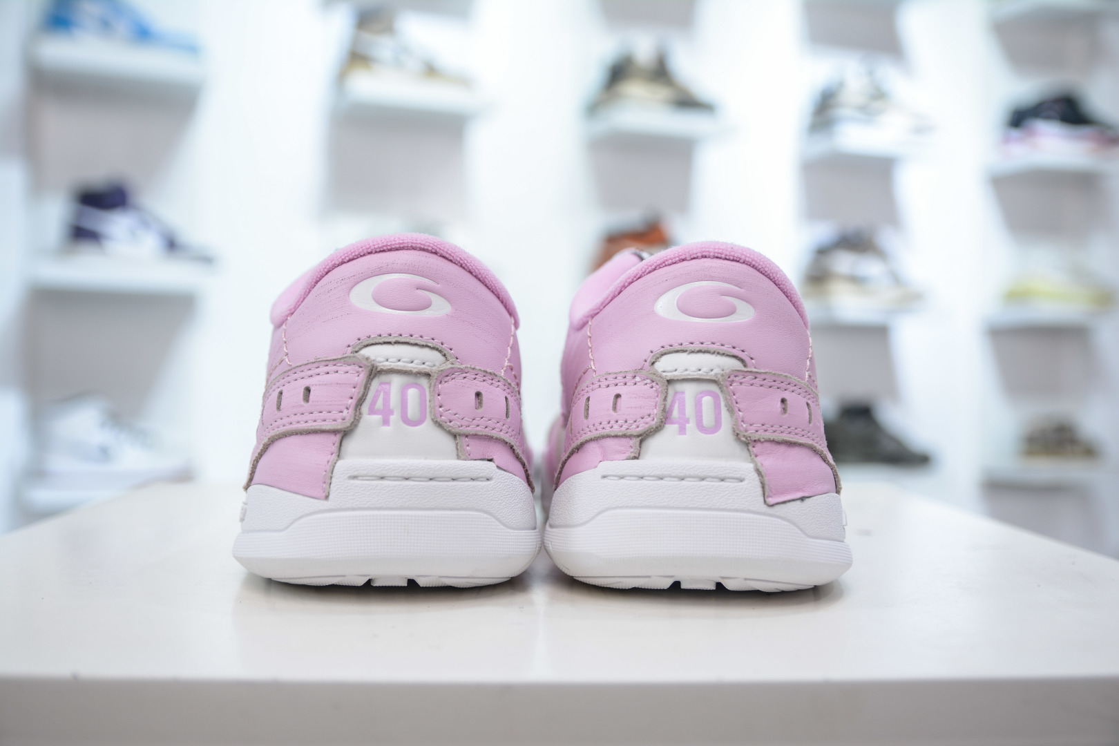 Balenciaga Hamptons Worn-Out Round Toe Lace-Up Low-Top Sneakers - Pink 2 cmp i1756835899392 4277 0 1