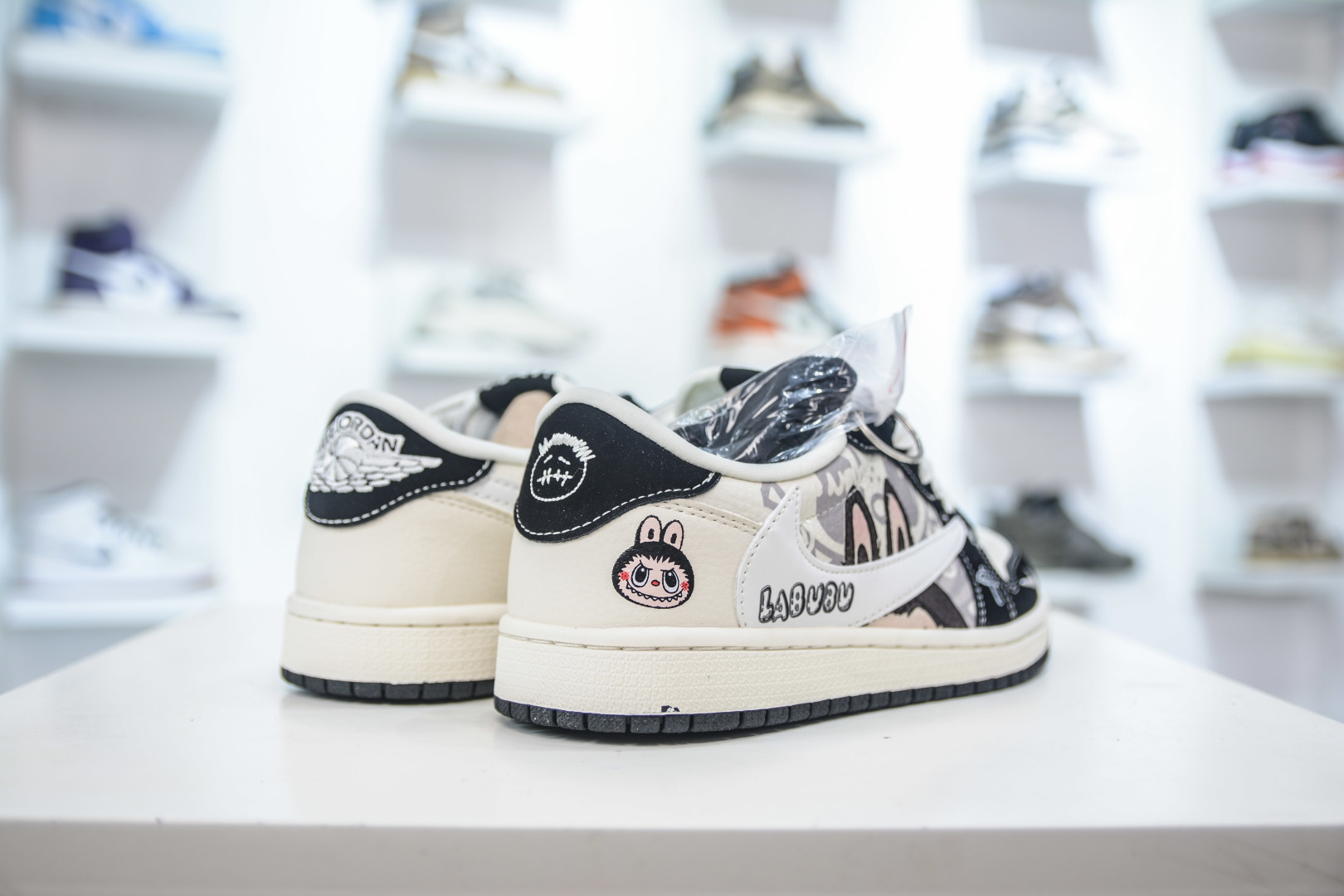 TS x Air Jordan 1 Low LABUBU - Gradient Black Sneakers 6 cmp i1756912604466 439 0 5