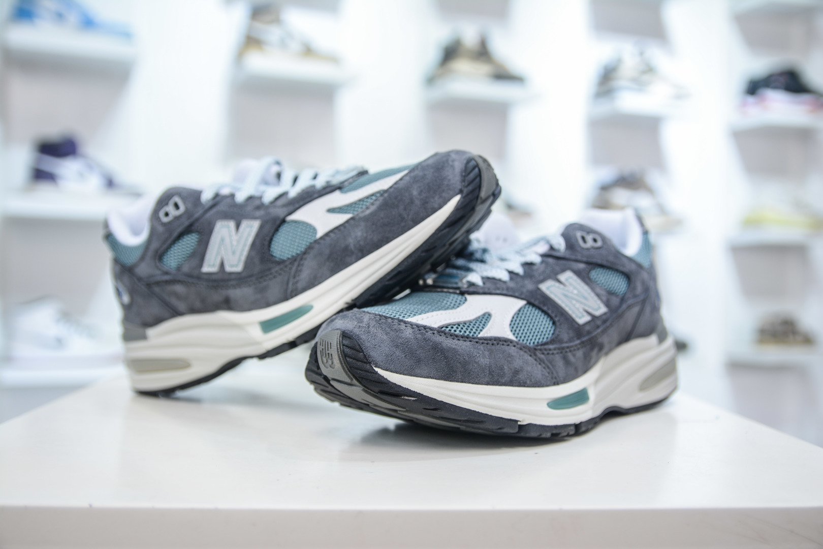 Kith x New Balance 991V2 'Grey Blue' Retro Running Shoes - Premium Comfort 5 cmp i1756913361166 6559 0 3