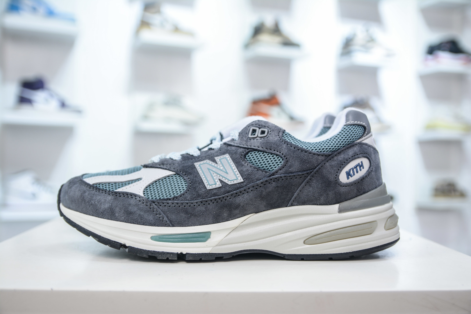 Kith x New Balance 991V2 'Grey Blue' Retro Running Shoes - Premium Comfort 2 cmp i1756913362360 246 0 0