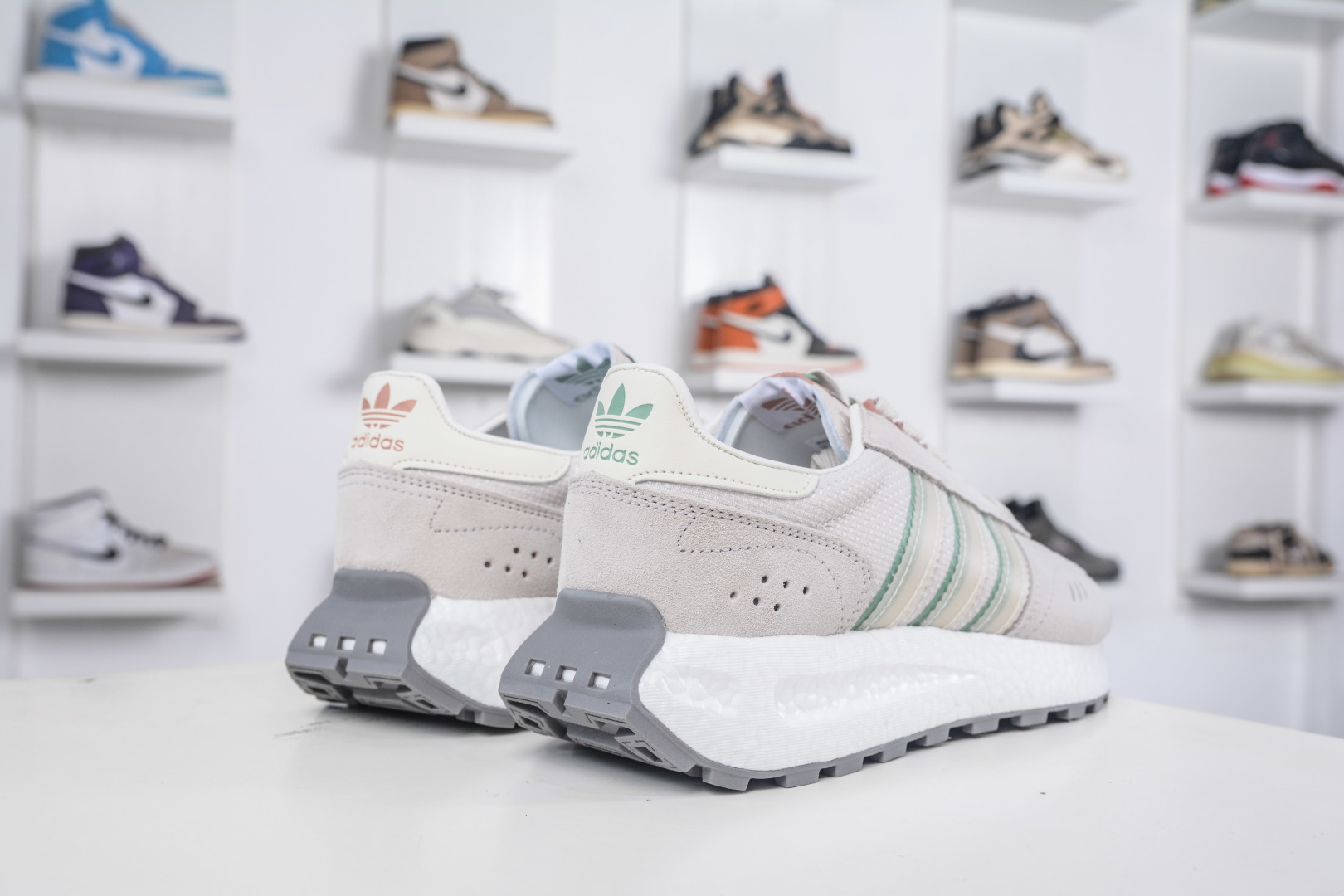 Adidas Originals Retropy E5 Boost Casual Sneakers - Racing Inspired Style 6 cmp i1757099777251 2383 0 5