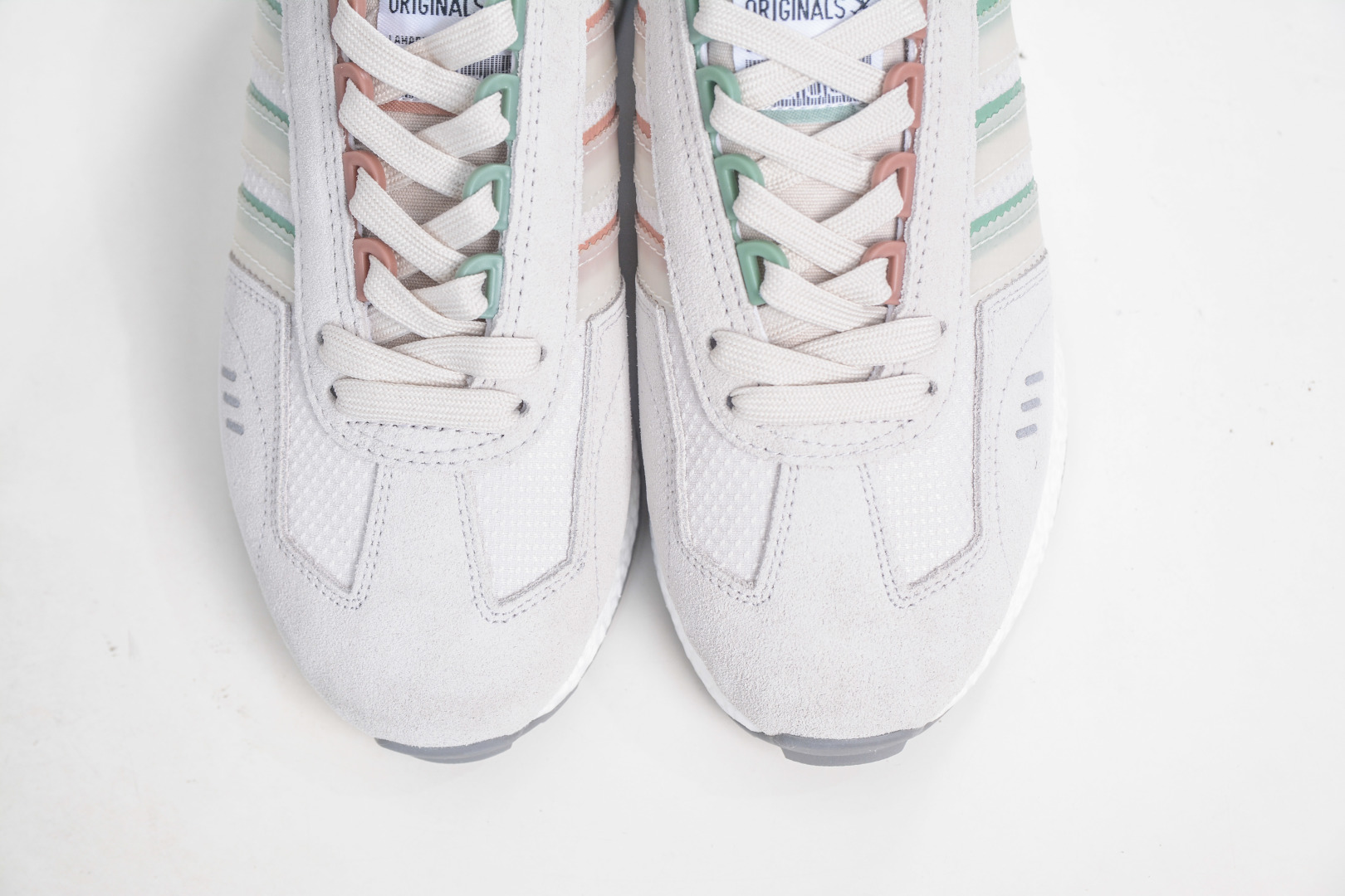 Adidas Originals Retropy E5 Boost Casual Sneakers - Racing Inspired Style 9 cmp i1757099777255 7854 0 8