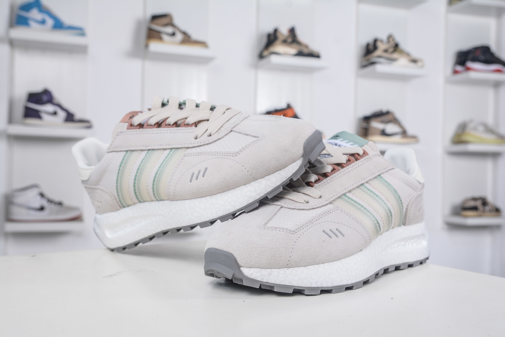 Adidas Originals Retropy E5 Boost Casual Sneakers - Racing Inspired Style 4 cmp i1757099777255 8610 0 3