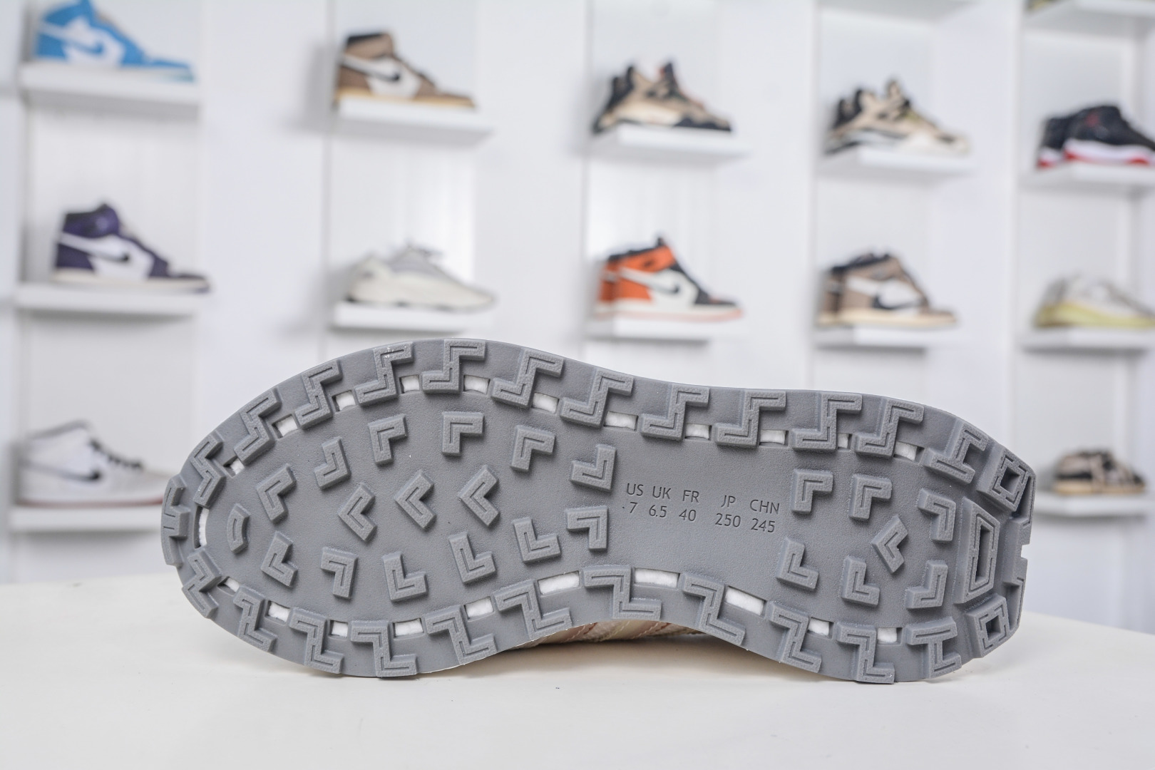 Adidas Originals Retropy E5 Boost Casual Sneakers - Racing Inspired Style 5 cmp i1757099777256 4128 0 4