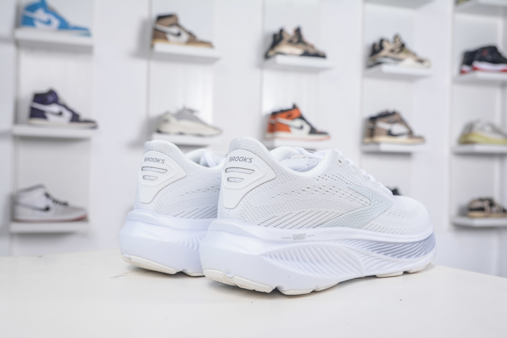 Brooks Ghost 17: Comfortable, Fashionable, and Breathable Running Shoes for Women 7 cmp i1757100250146 4914 0 5