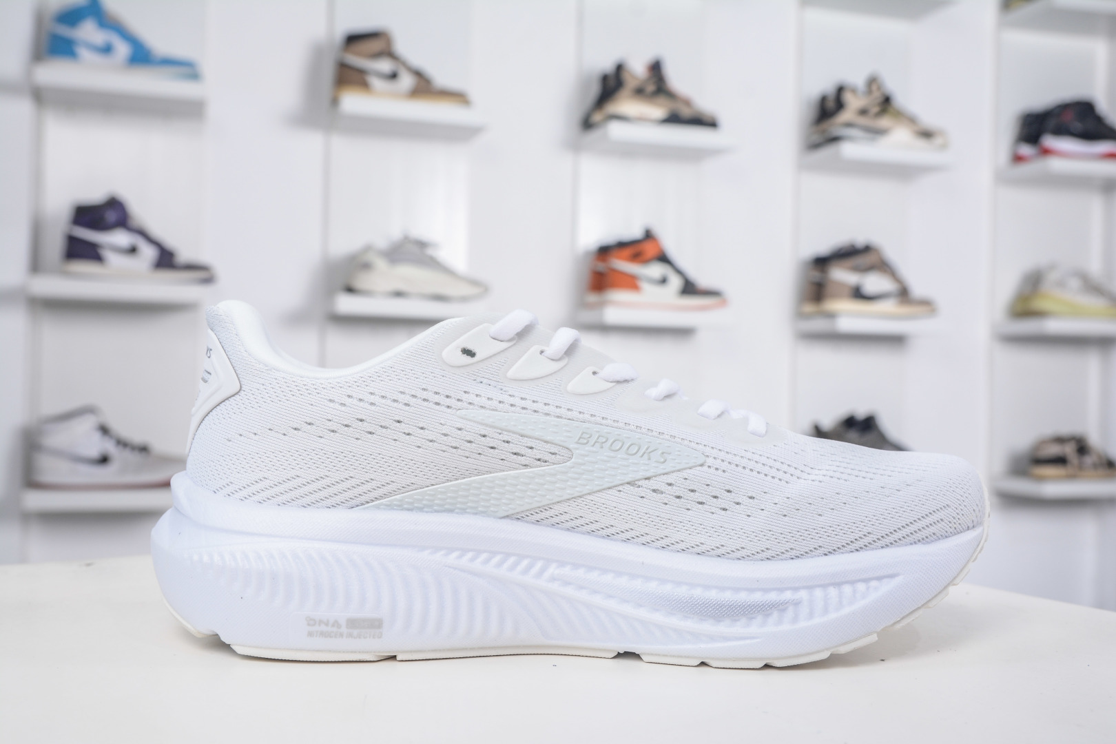 Brooks Ghost 17: Comfortable, Fashionable, and Breathable Running Shoes for Women 4 cmp i1757100251303 1933 0 2