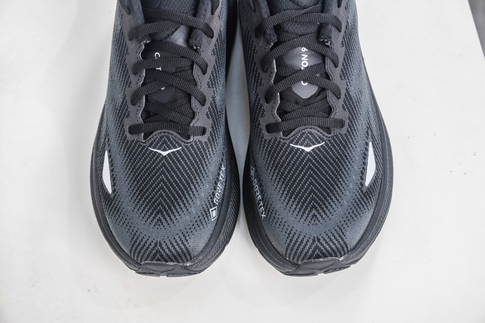 Hoka One One Clifton 9 GTX: Lightweight, Waterproof Running Shoes 10 cmp i1757100375706 1361 0 7