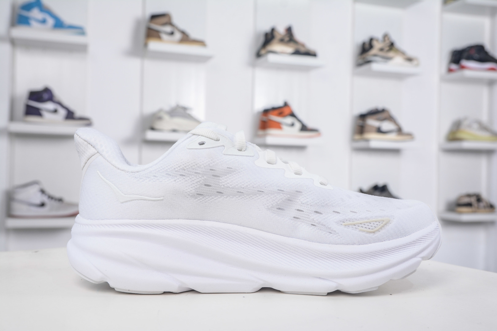 Hoka One One Clifton 9: Low, Lightweight, and Breathable Running Shoes 3 cmp i1757100506329 172 0 2