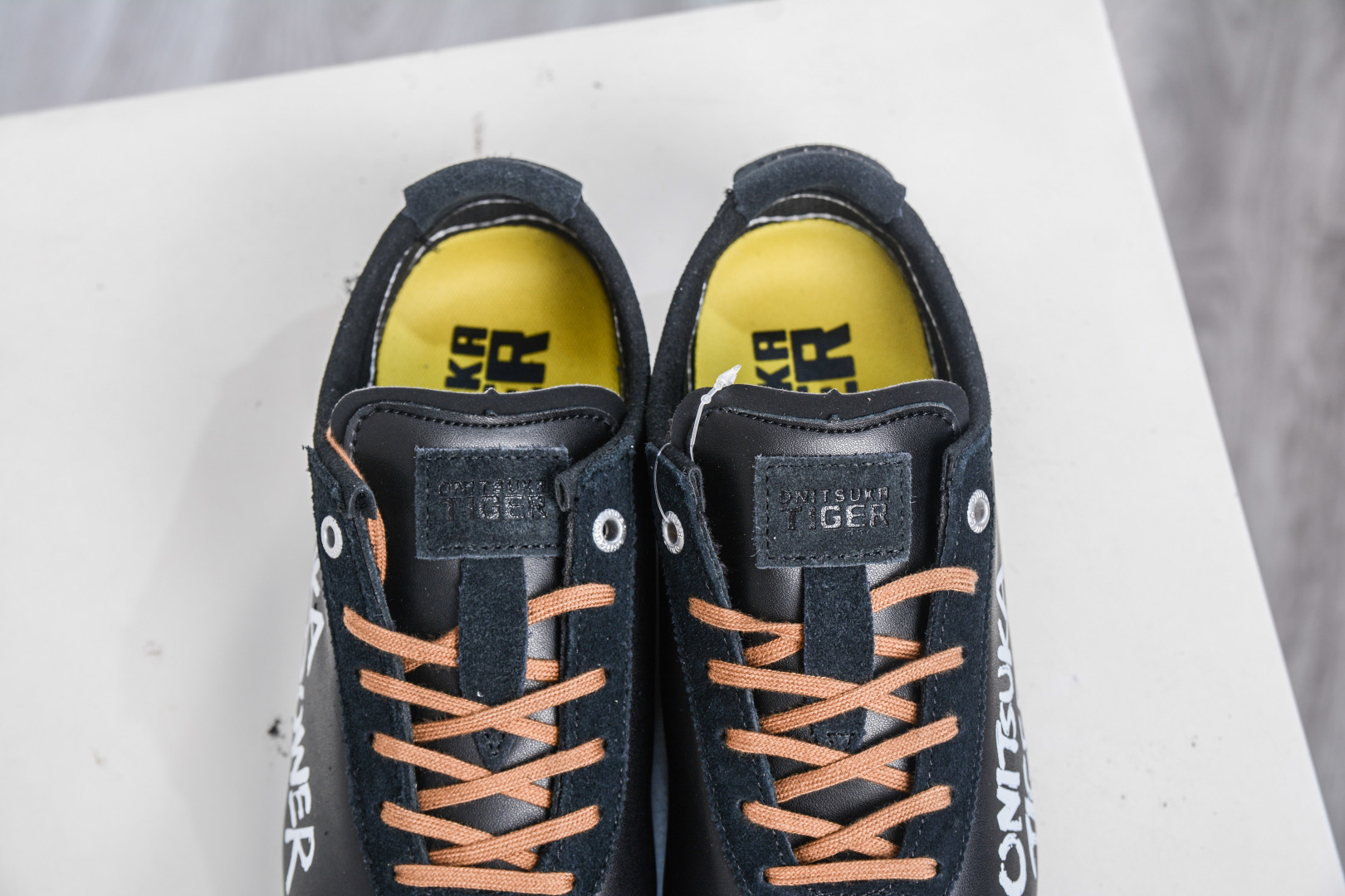 Onitsuka Tiger Mexico 66 Retro Classic Tiger Claw Leather Sneakers 9 cmp i1757198437780 3875 0 8