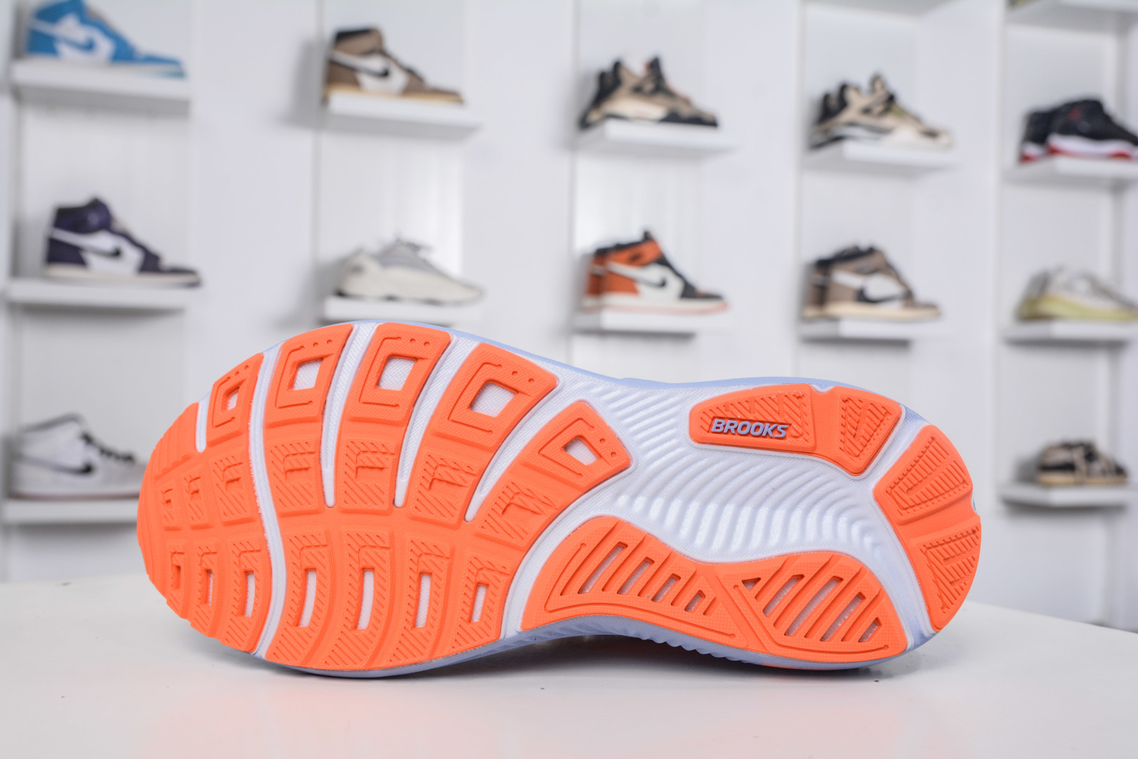 Brooks Ghost 17: Stylish, Comfortable Running Shoes with DNA Loft V3 6 cmp i1757198498778 9453 0 4
