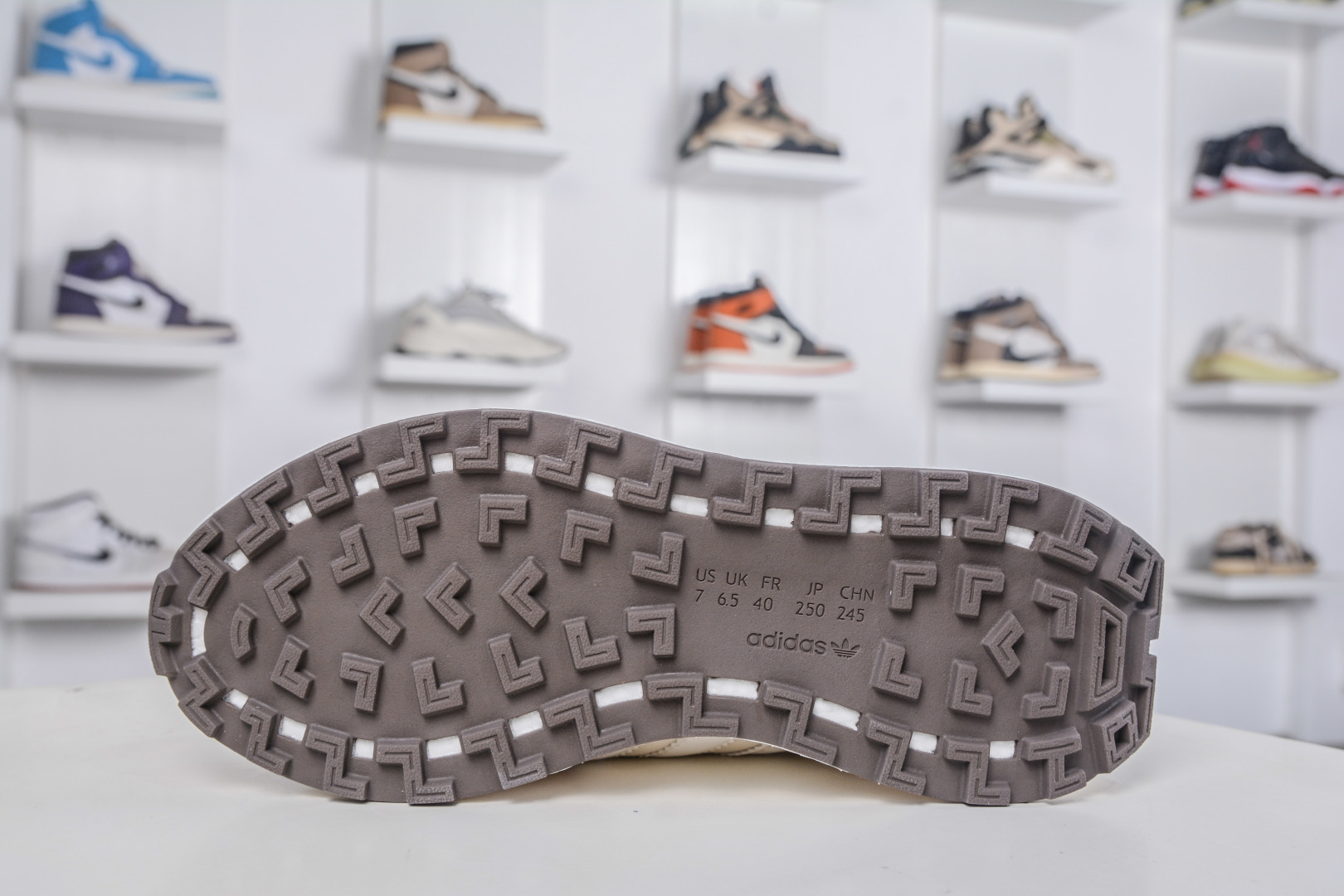 Adidas Originals Retropy E5 Boost Racing 1 Retro Sneakers - Beige/White 5 cmp i1757198619517 4960 0 4