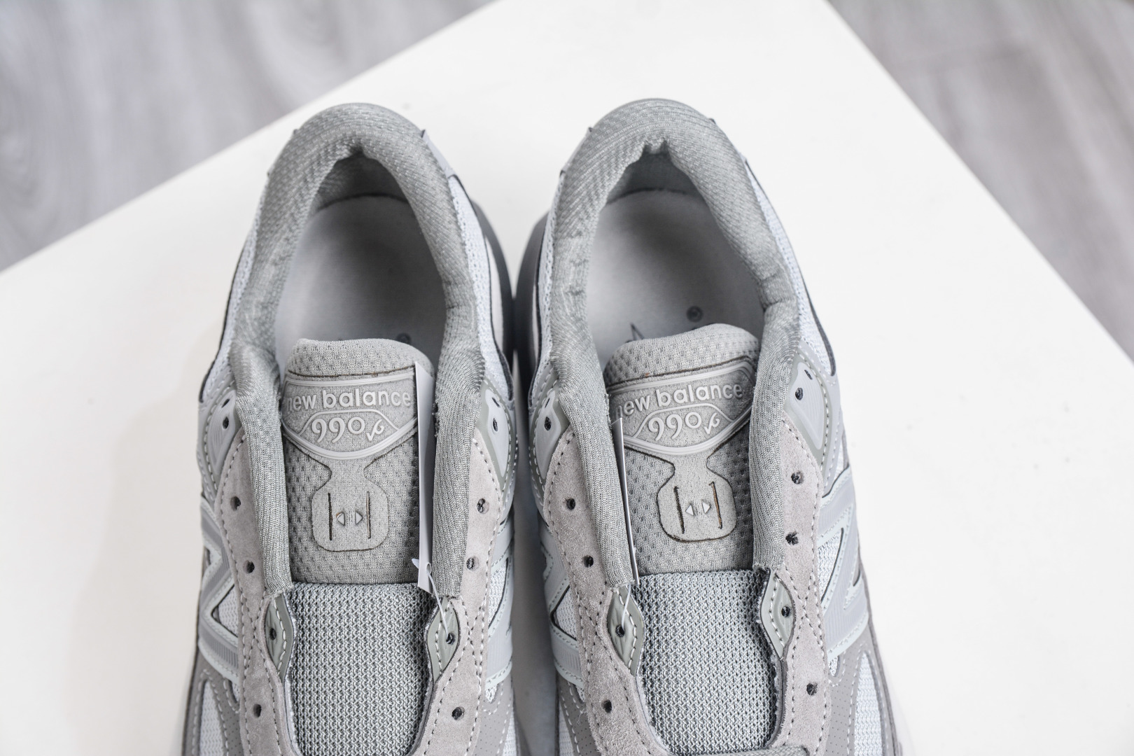 New Balance 990v6 Gray Retro Running Shoes - Ultimate Comfort & Style 9 cmp i1757199449515 4067 0 7
