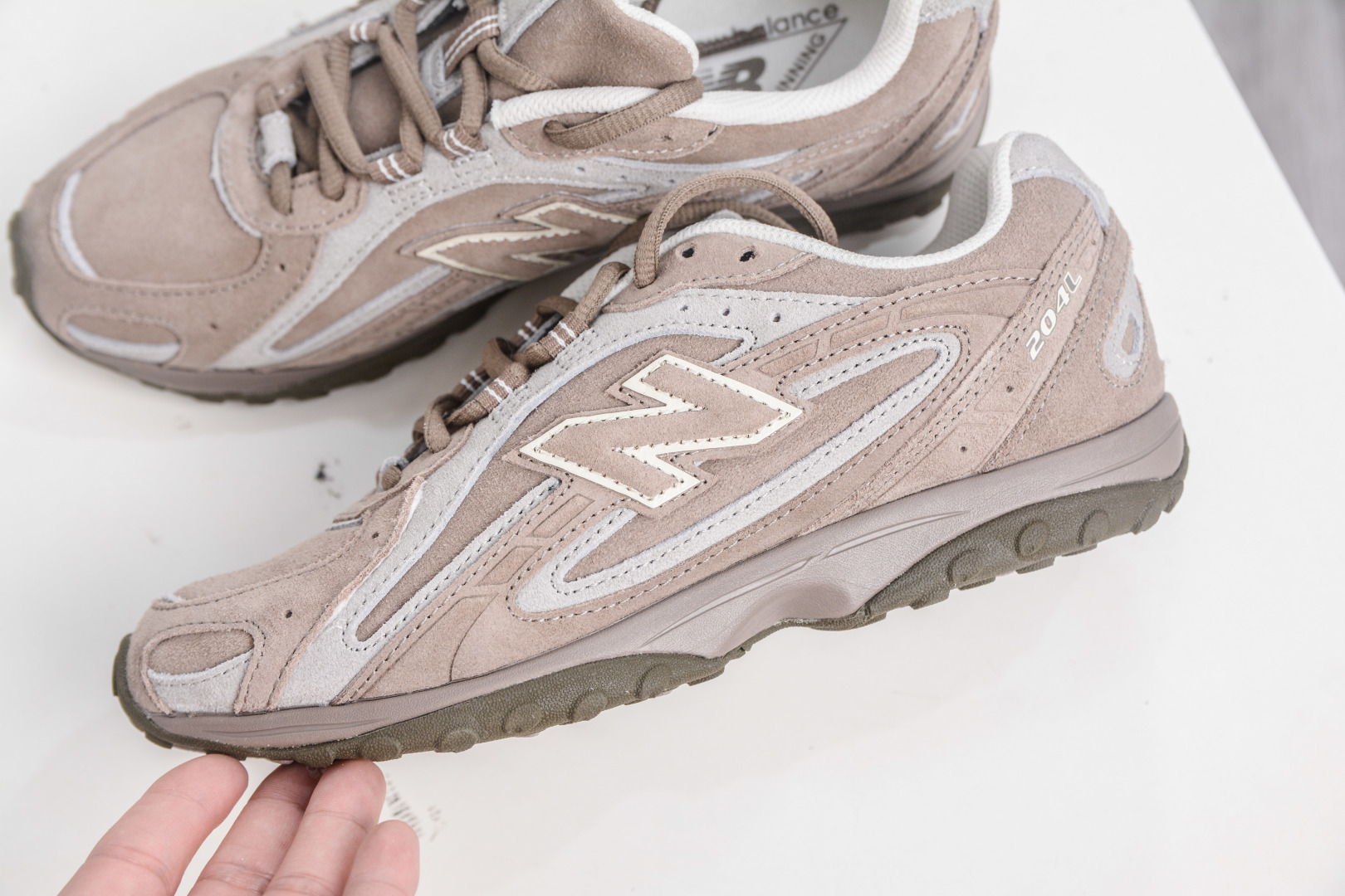 New Balance 204 Series: Retro Running Shoes in Light Brown - Authentic & Stylish 7 cmp i1757199610136 5331 0 6