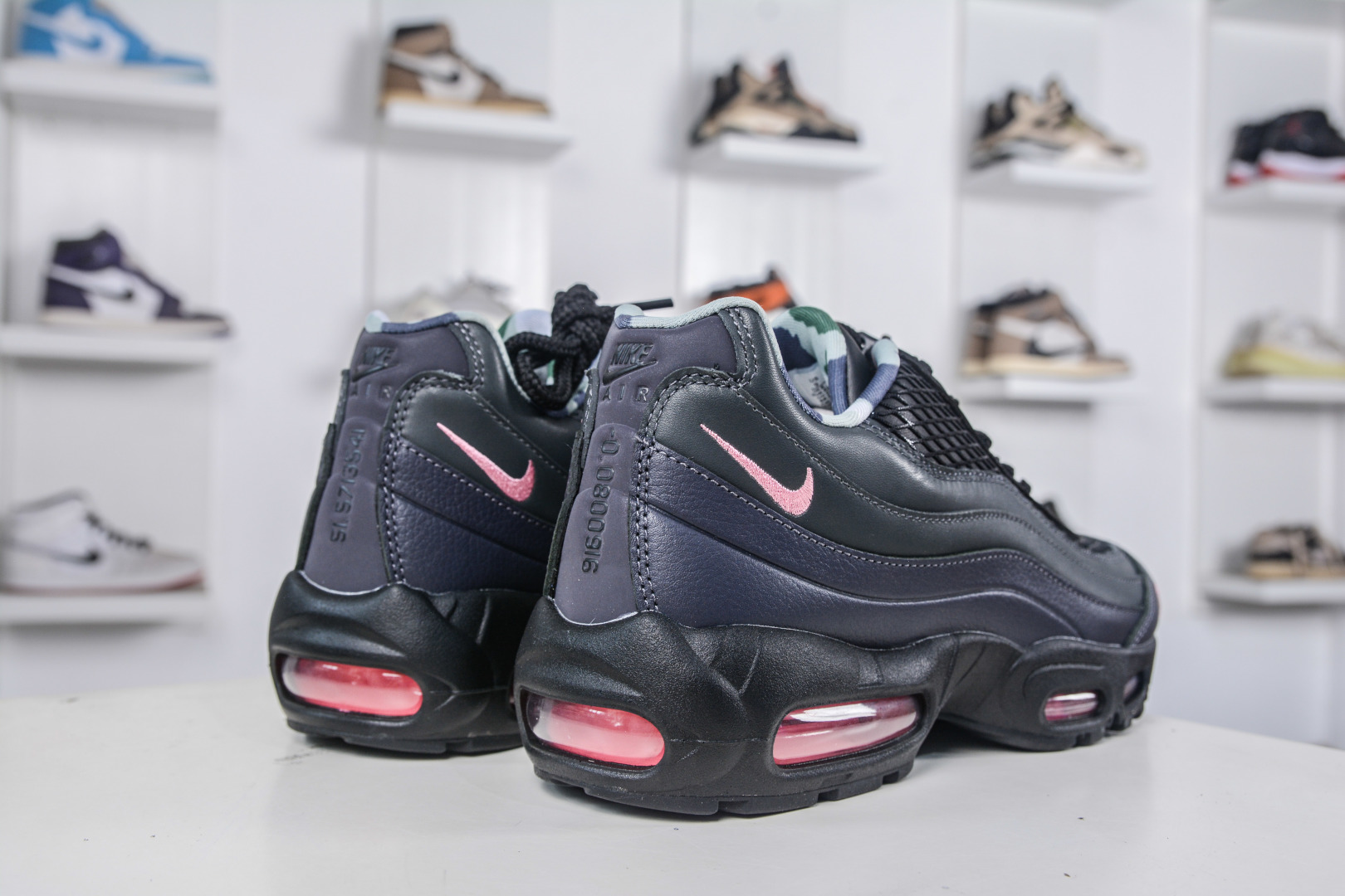 Corteiz x Nike Air Max 95: Retro Comfort & Iconic Style - Black/Pink 7 cmp i1757199749248 7244 0 5