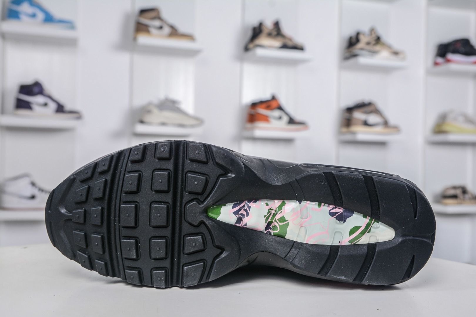 Corteiz x Nike Air Max 95: Retro Comfort & Iconic Style - Black/Pink 6 cmp i1757199751808 8761 0 4