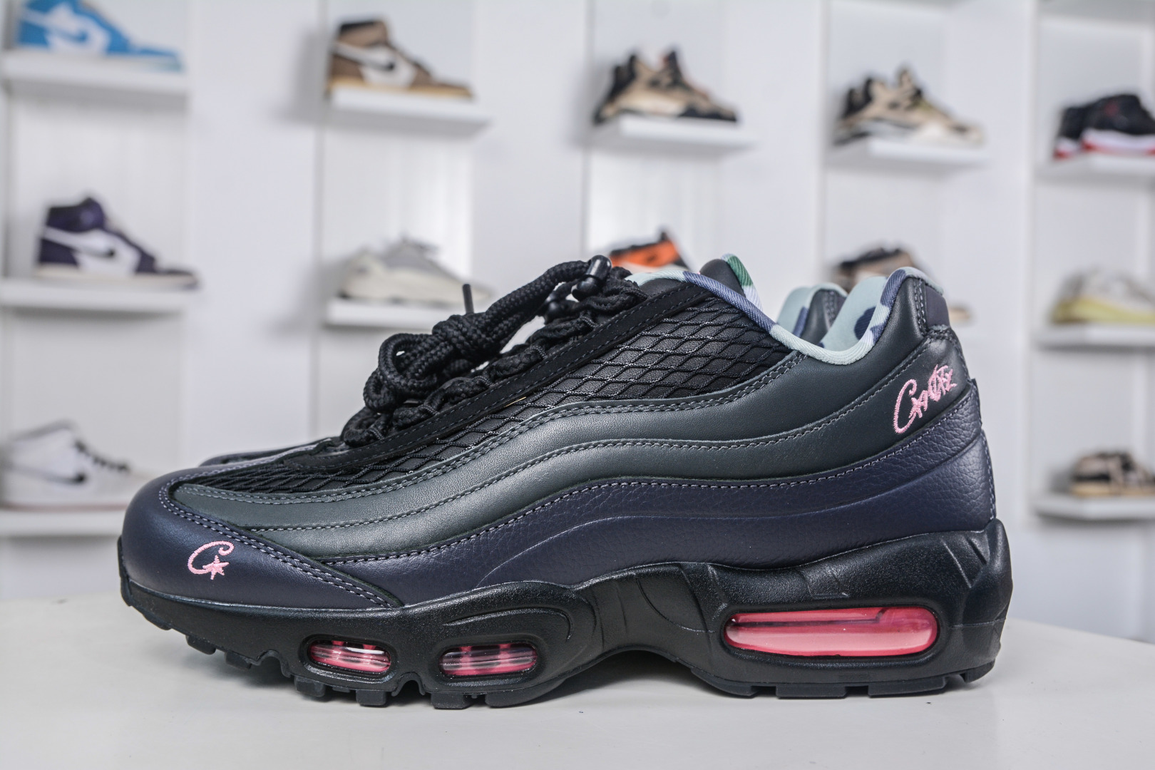 Corteiz x Nike Air Max 95: Retro Comfort & Iconic Style - Black/Pink 2 cmp i1757199751808 9300 0 0