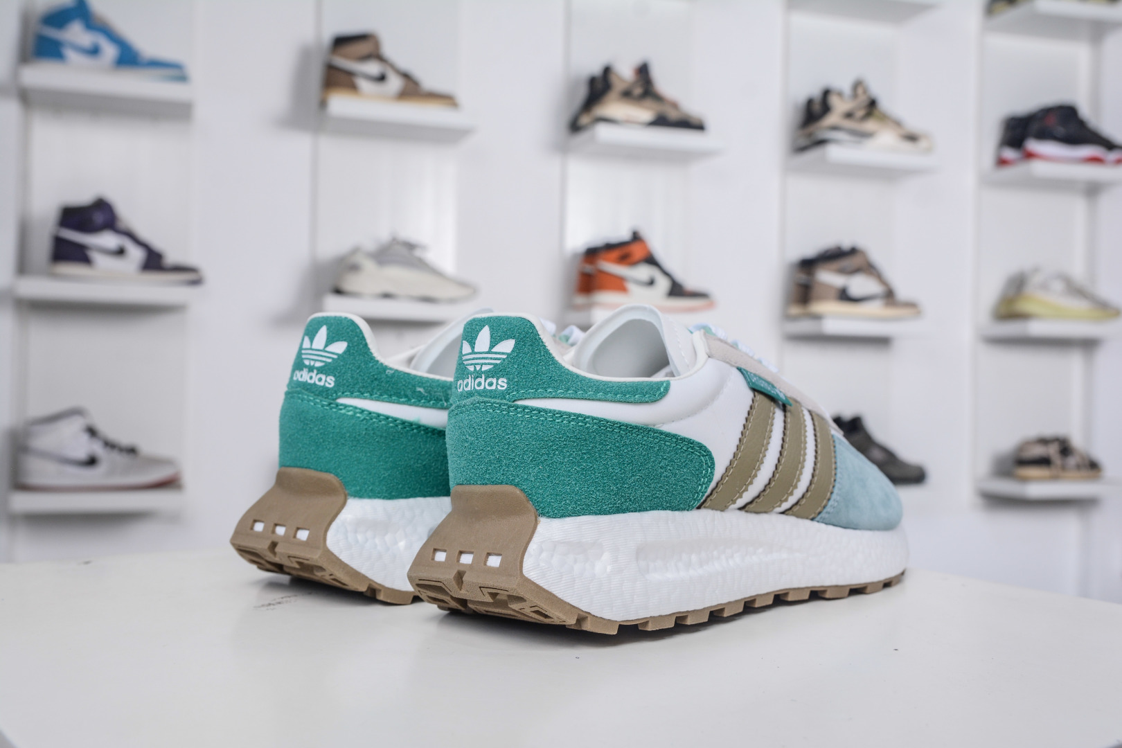 Adidas Originals Retropy E5 Boost Racing 1 Sneakers Retro Style IH3407 7 cmp i1757352065516 6730 0 5