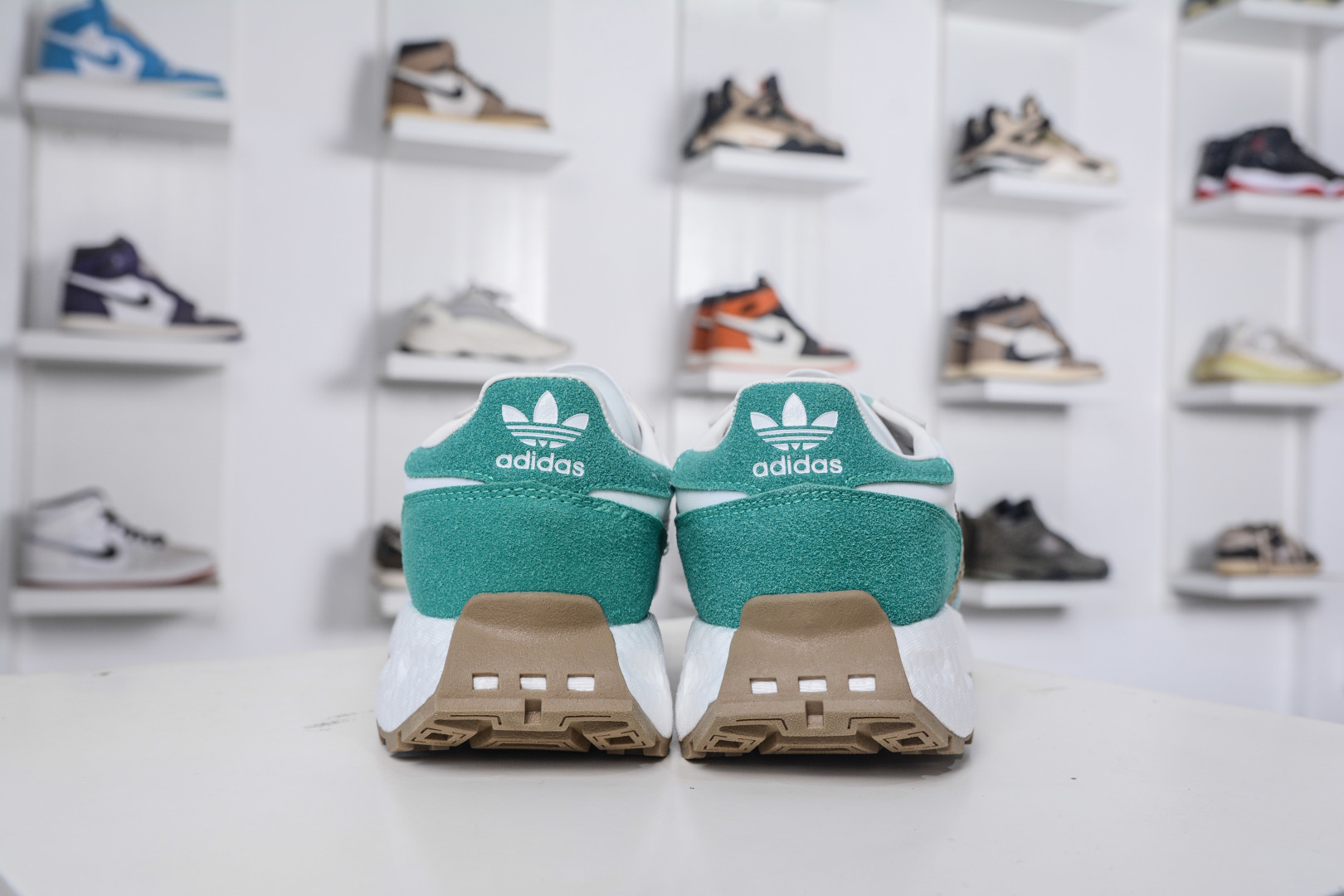 Adidas Originals Retropy E5 Boost Racing 1 Sneakers Retro Style IH3407 3 cmp i1757352066744 2724 0 1