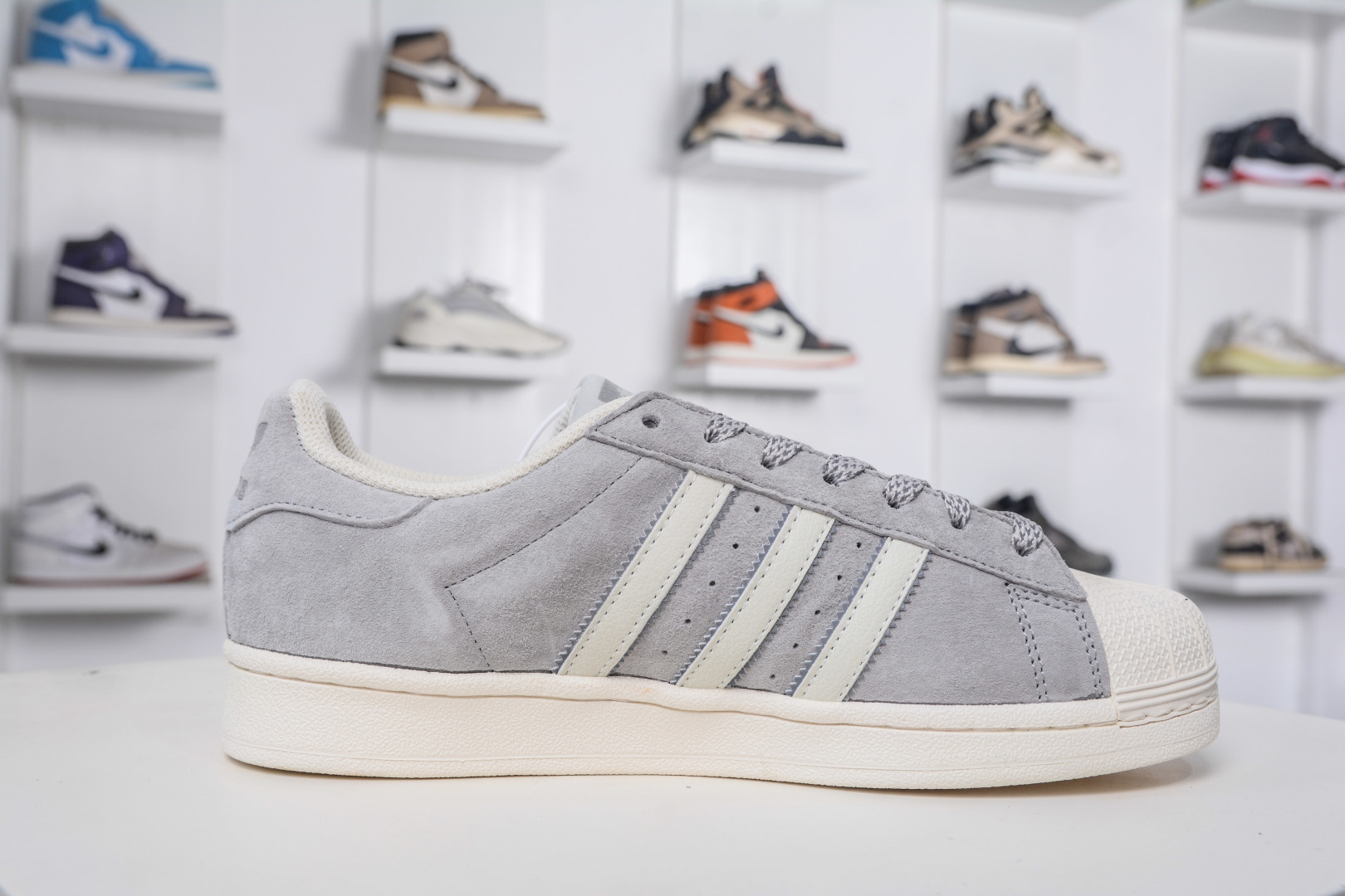 Adidas Originals Superstar Grey/White Leather Sneakers BS0911 4 cmp i1757352128733 2186 0 2