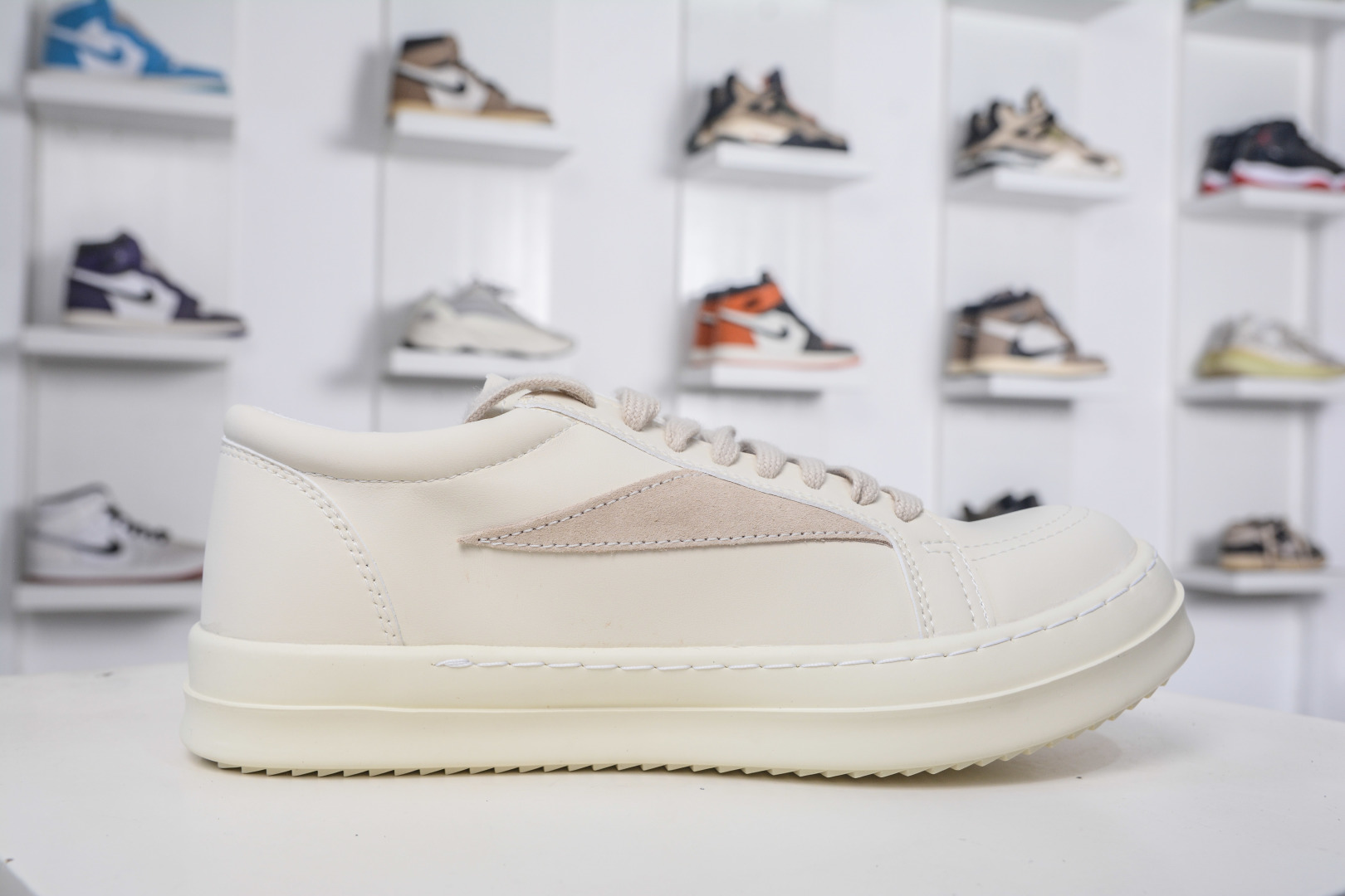 RICK OWENS Hollywood Low-Top Lace-Up Sneakers - Round Toe, Comfortable Fit 3 cmp i1757352649581 1168 0 2