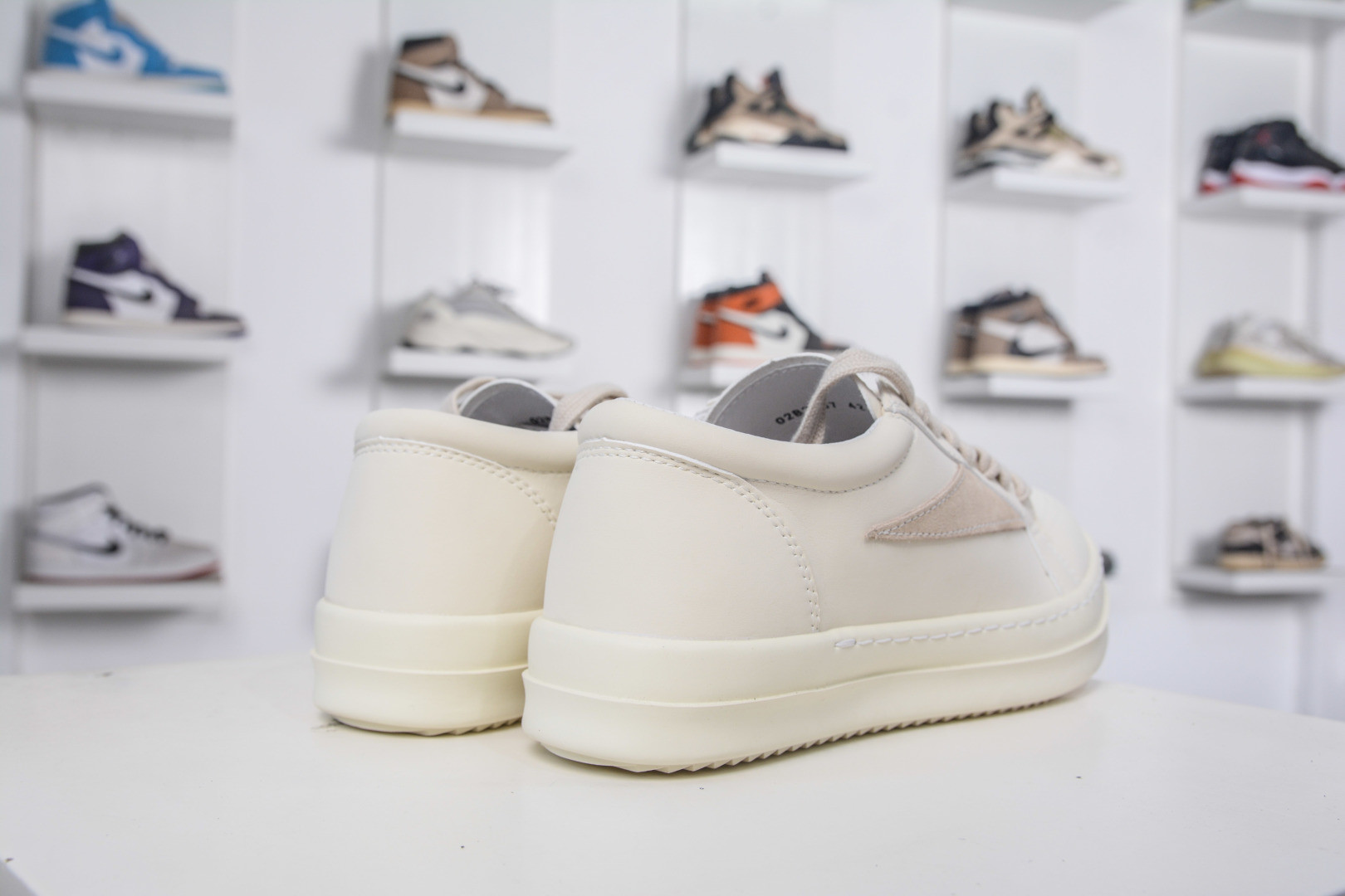 RICK OWENS Hollywood Low-Top Lace-Up Sneakers - Round Toe, Comfortable Fit 6 cmp i1757352649581 1561 0 5