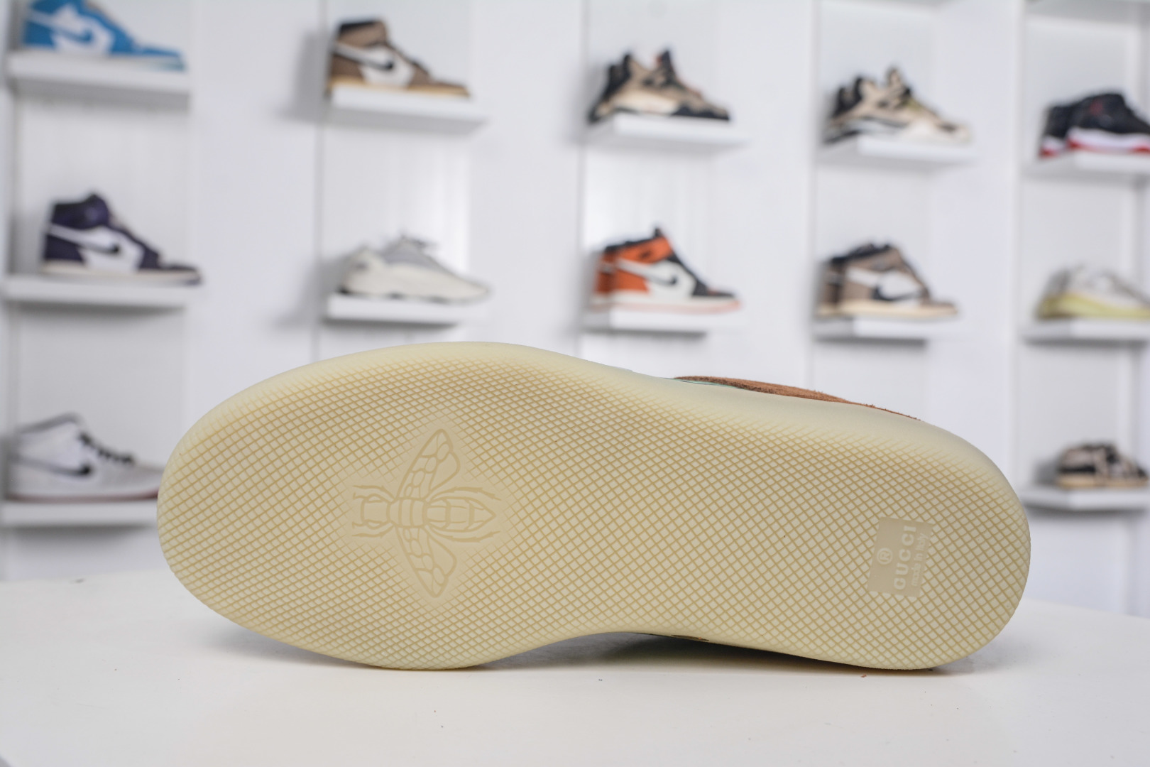 Gucci G75 Round Toe Suede Sneakers with Interlocking G Logo - Stylish & Comfy 5 cmp i1757356662822 9059 0 4