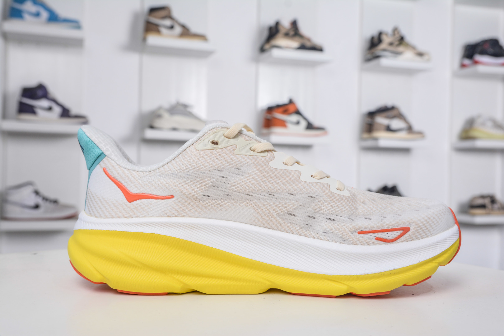Hoka One One Clifton 9 Low: Lightweight Running & Walking Shoes 4 cmp i1757358177446 3284 0 2