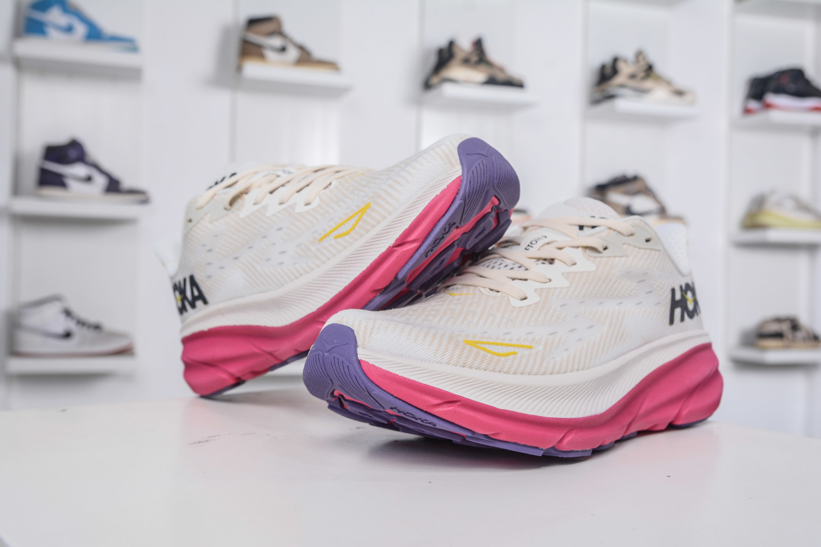 Hoka One One Clifton 9 Low Sneakers - Lightweight Cushioned Running Shoes 5 cmp i1757358252465 8925 0 3