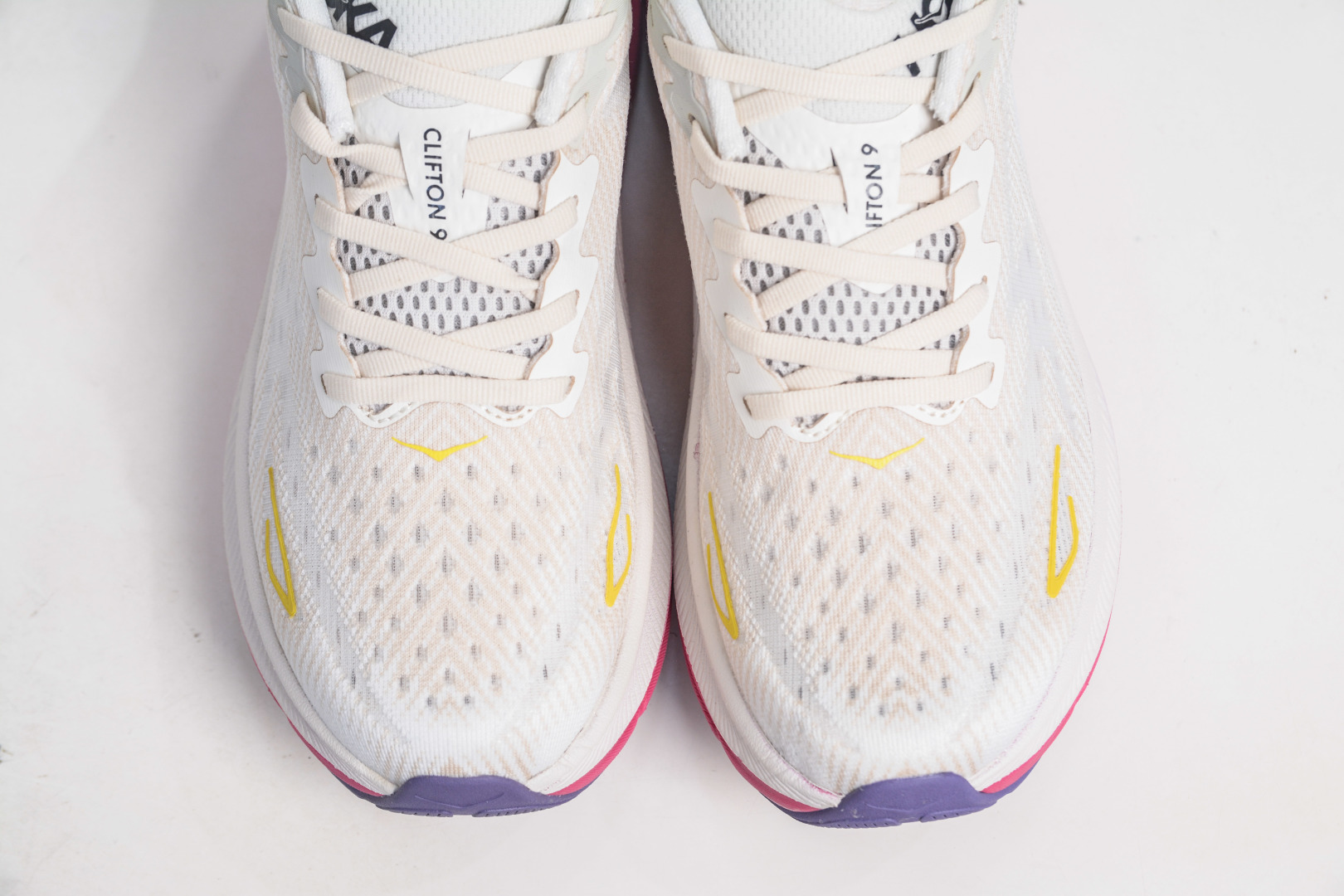 Hoka One One Clifton 9 Low Sneakers - Lightweight Cushioned Running Shoes 10 cmp i1757358252466 8442 0 8