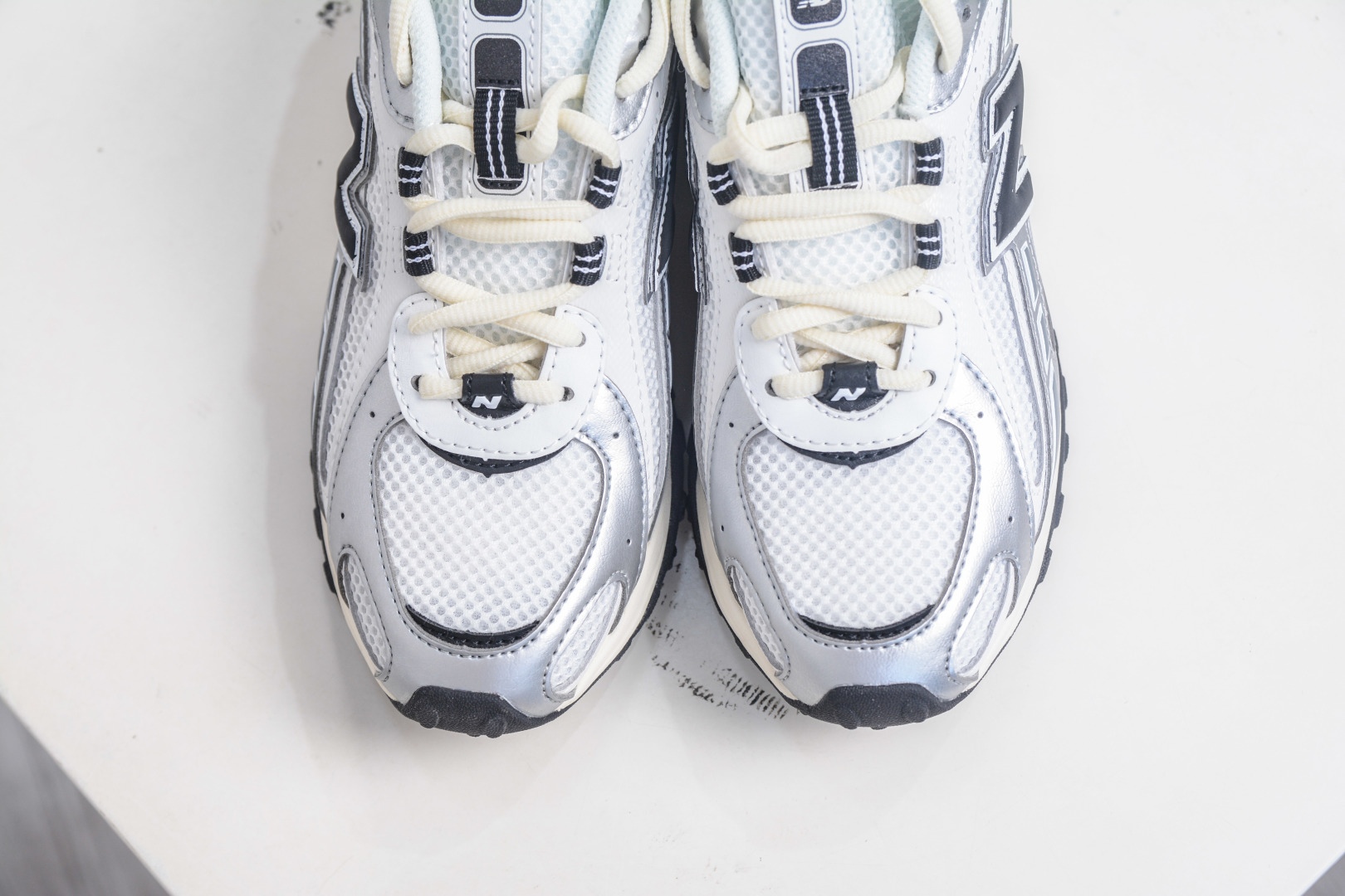 New Balance 204 Series White Silver Black Retro Running Shoes - U204LSWD 10 cmp i1757358324242 3558 0 8