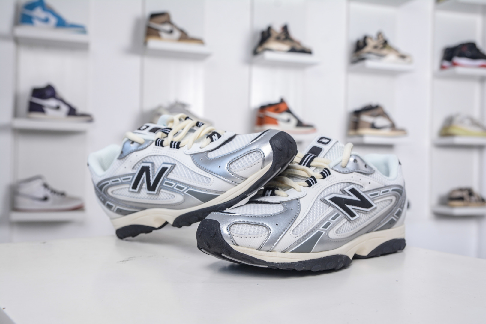 New Balance 204 Series White Silver Black Retro Running Shoes - U204LSWD 5 cmp i1757358324242 6915 0 3