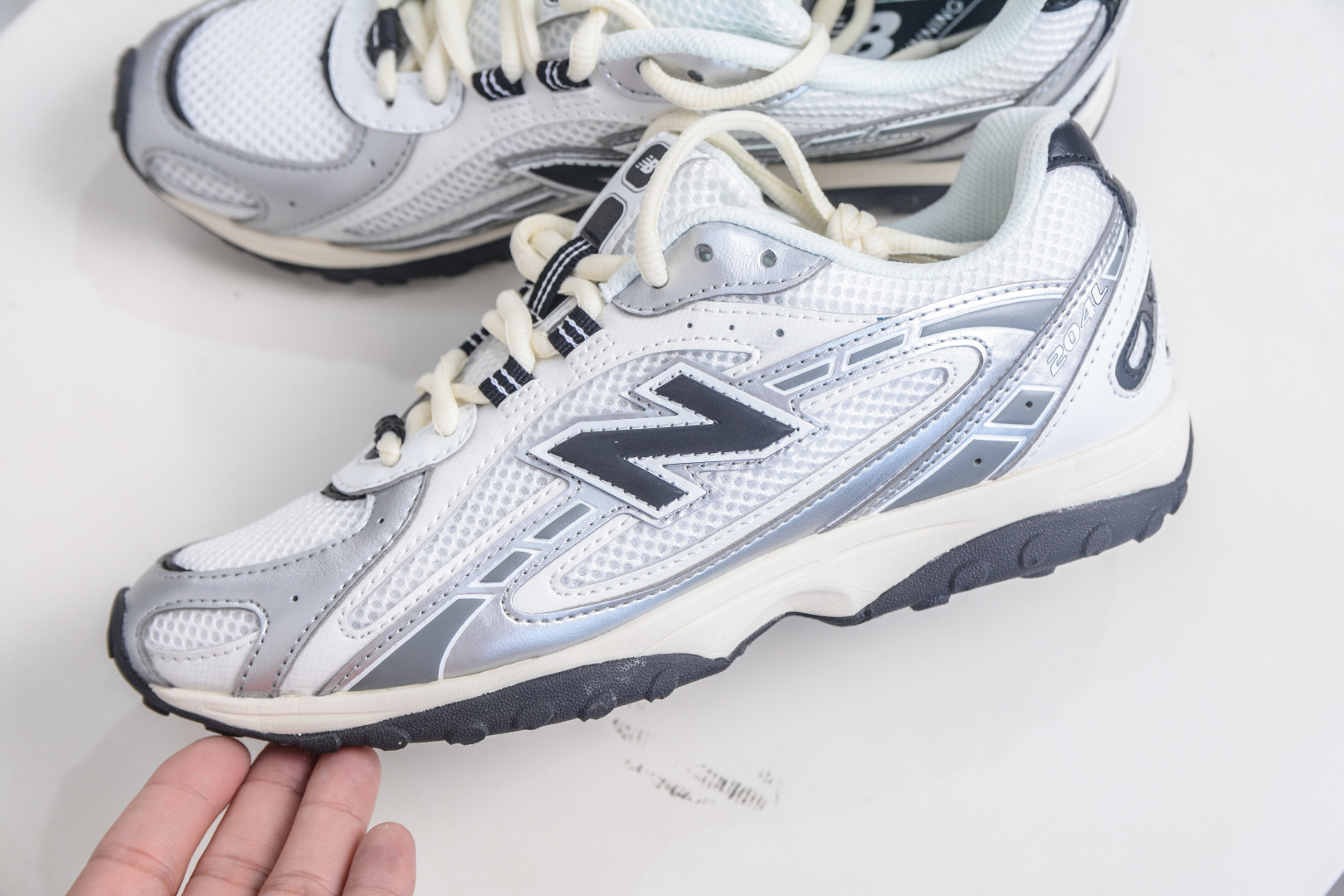 New Balance 204 Series White Silver Black Retro Running Shoes - U204LSWD 8 cmp i1757358324244 8658 0 6