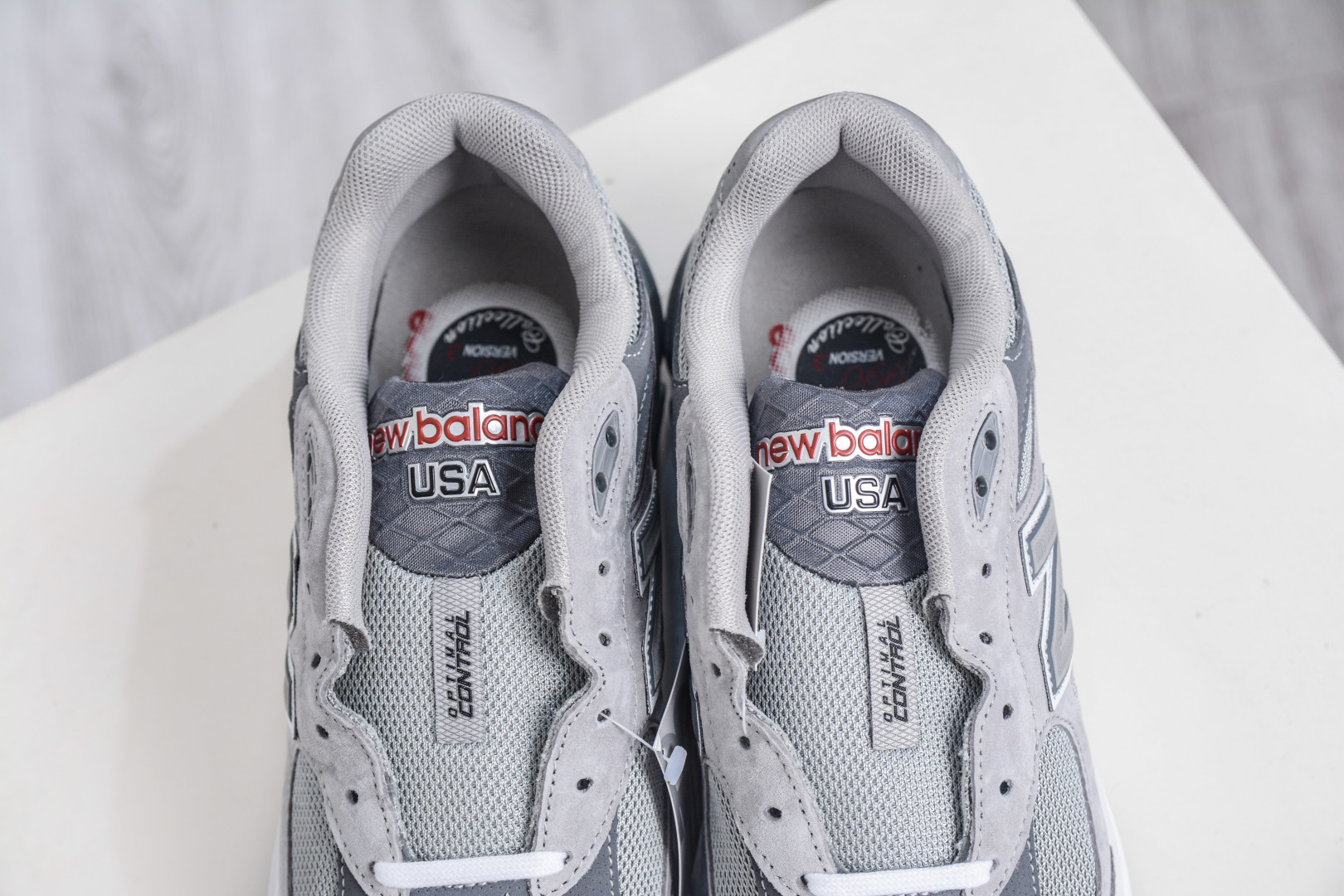 New Balance 990v3 Grey Reflective Running Shoes - Retro Style & Comfort 8 cmp i1757358401271 8751 0 7