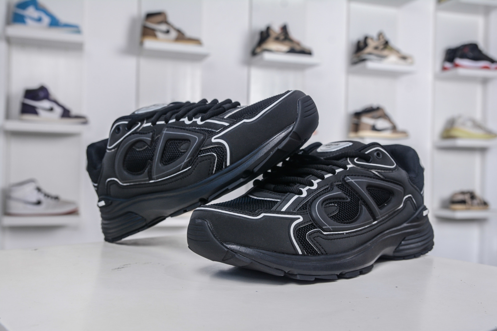 Dior B30 Black Mesh Low-Top Sneakers Reflective CD30 Logo Athletic Shoes 5 cmp i1757358699257 2442 0 3