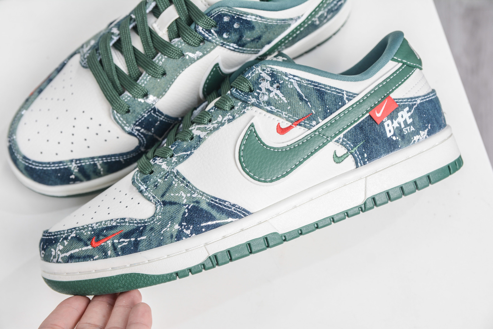 Nike SB Dunk Low x BAPE White Green Collaboration Sneakers 7 cmp i1757439493880 973 0 6