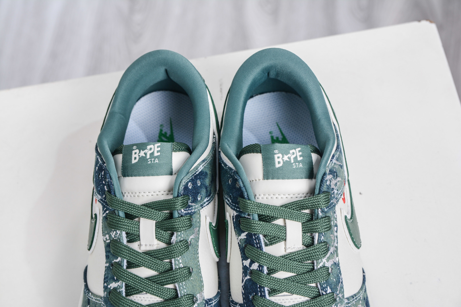Nike SB Dunk Low x BAPE White Green Collaboration Sneakers 8 cmp i1757439494814 1670 0 7