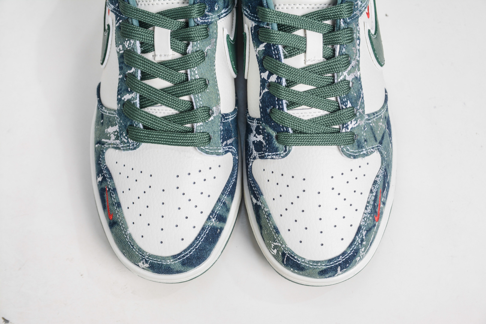 Nike SB Dunk Low x BAPE White Green Collaboration Sneakers 9 cmp i1757439494816 388 0 8