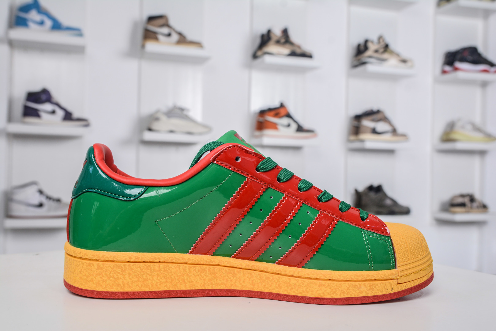 Adidas Originals Superstar x Stussy: Premium Leather, Distinctive Design 4 cmp i1757439954056 5744 0 2