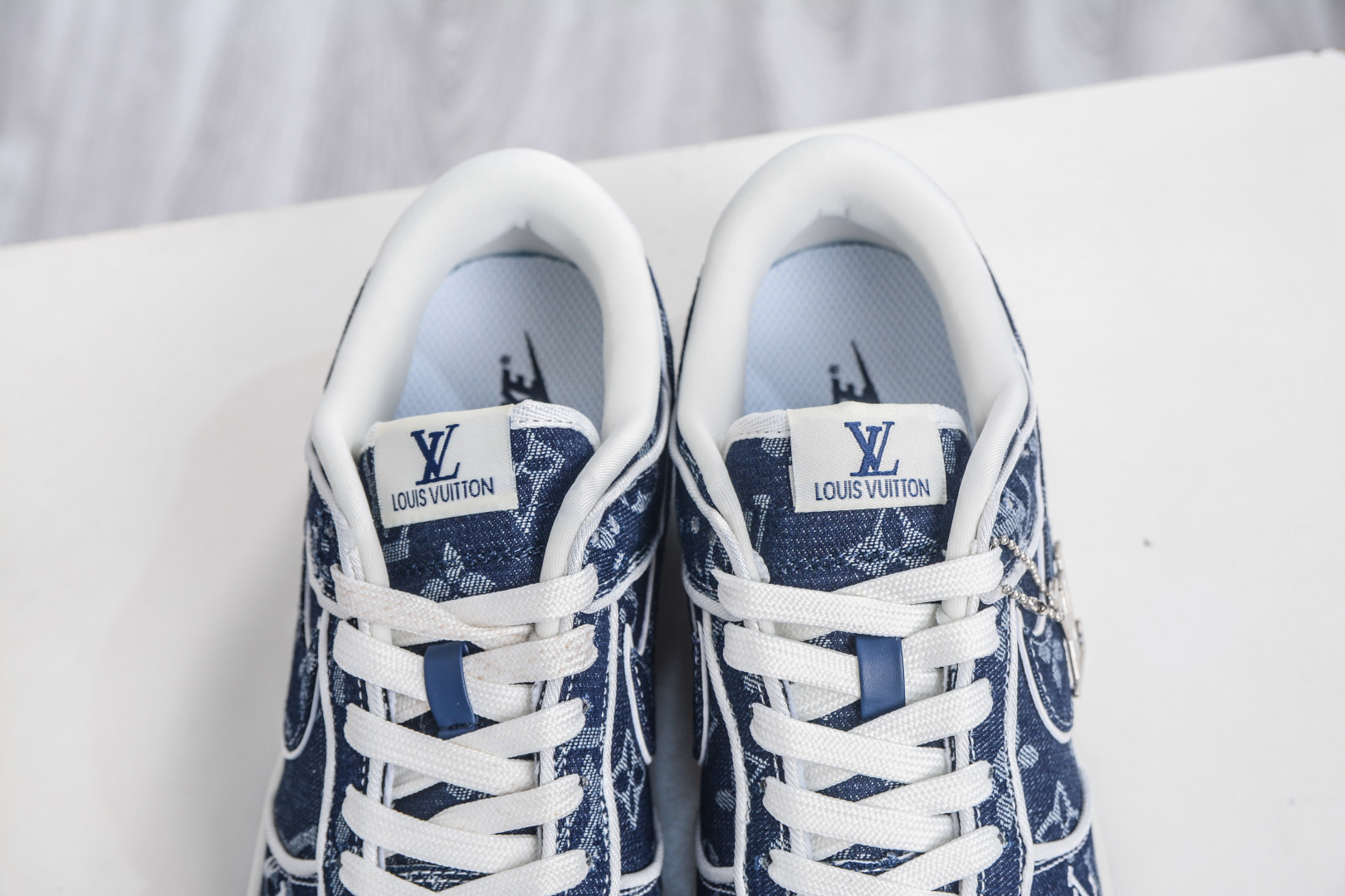 Nike SB Dunk Low x Louis Vuitton LV联名-蓝牛仔 SC0601-469 Nike SB Dunk Low x Louis Vuitton LV联名-蓝牛仔 SC0601-469