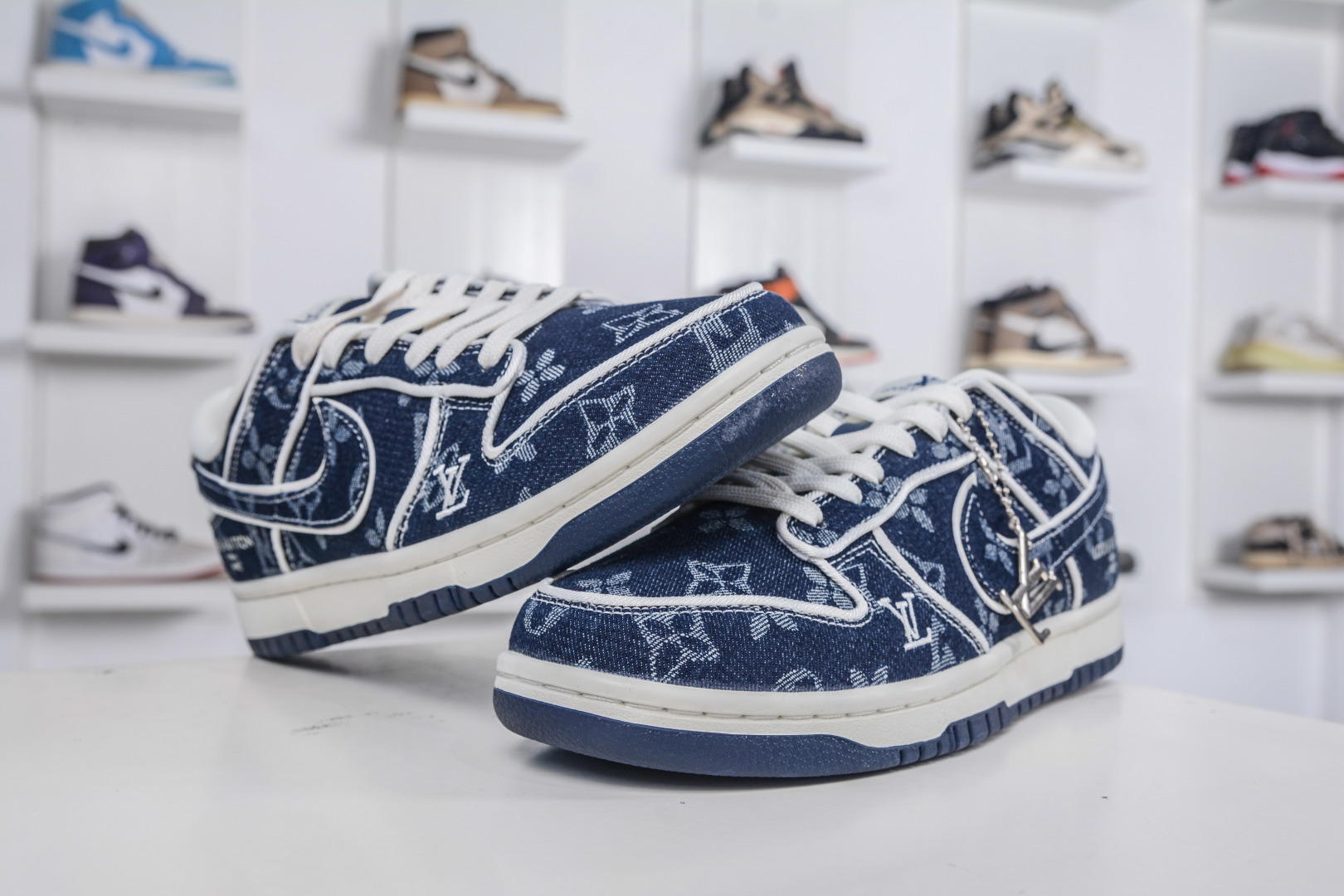 Nike SB Dunk Low x Louis Vuitton LV联名-蓝牛仔 SC0601-469 Nike SB Dunk Low x Louis Vuitton LV联名-蓝牛仔 SC0601-469