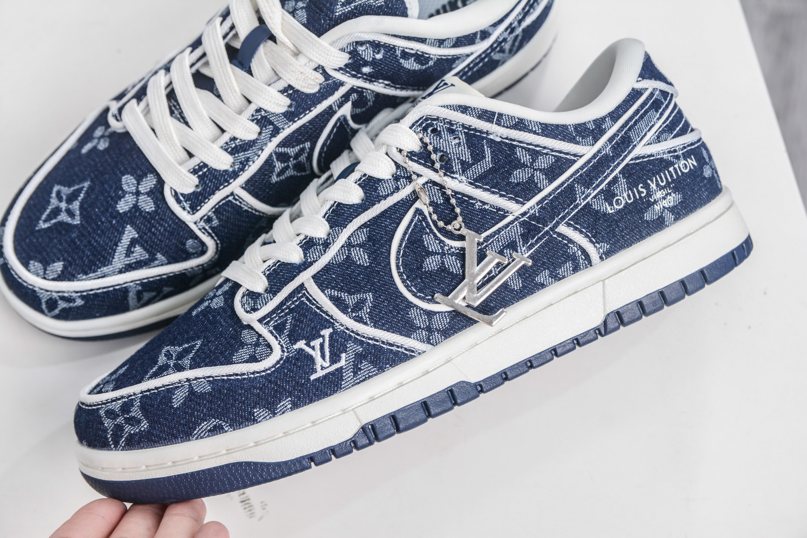 Nike SB Dunk Low x Louis Vuitton LV联名-蓝牛仔 SC0601-469 Nike SB Dunk Low x Louis Vuitton LV联名-蓝牛仔 SC0601-469