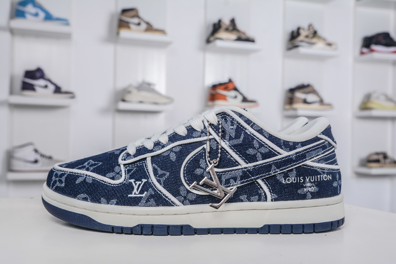 Nike SB Dunk Low x Louis Vuitton LV联名-蓝牛仔 SC0601-469 Nike SB Dunk Low x Louis Vuitton LV联名-蓝牛仔 SC0601-469