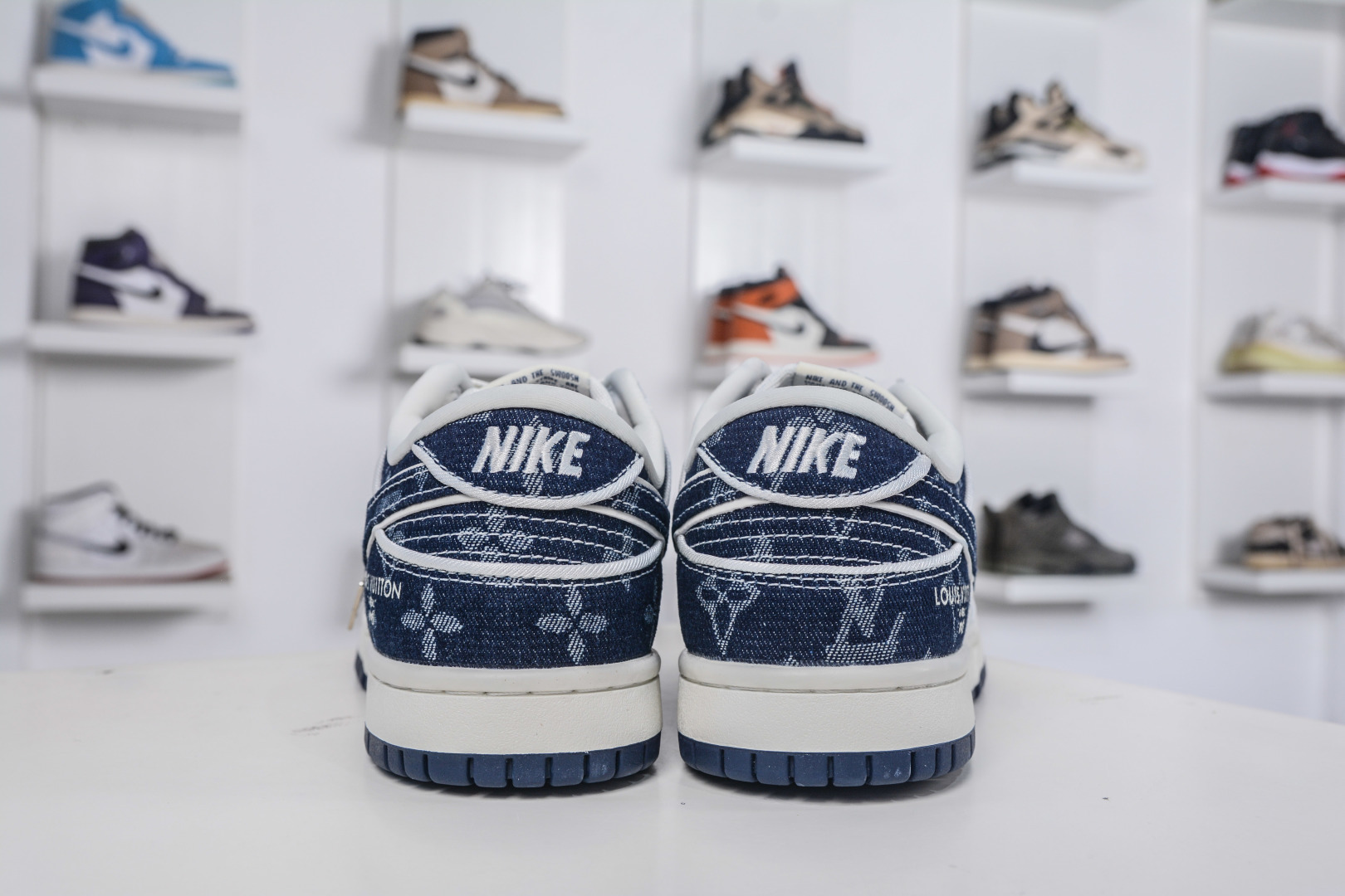 Nike SB Dunk Low x Louis Vuitton LV联名-蓝牛仔 SC0601-469 Nike SB Dunk Low x Louis Vuitton LV联名-蓝牛仔 SC0601-469