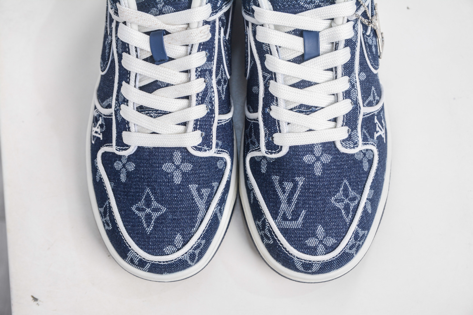 Nike SB Dunk Low x Louis Vuitton LV联名-蓝牛仔 SC0601-469 Nike SB Dunk Low x Louis Vuitton LV联名-蓝牛仔 SC0601-469