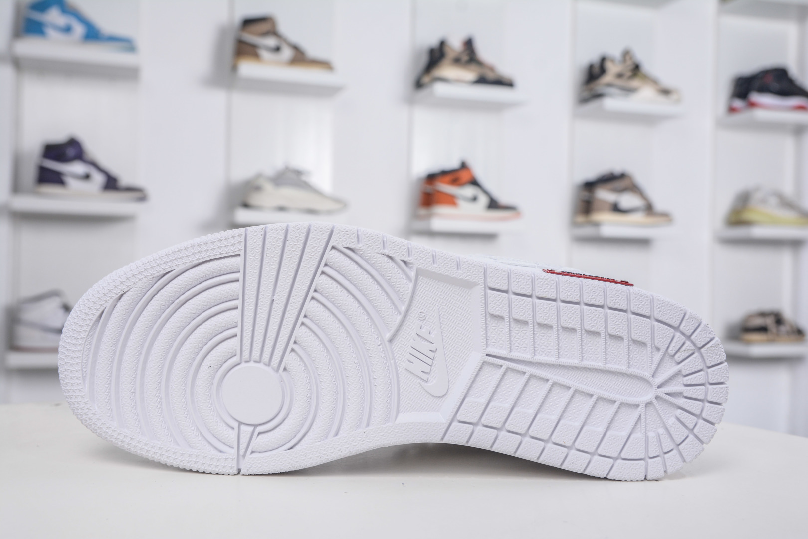 Nike Jordan Low x Louis Vuitton LV联名-纯白立体印花 LR2025-010