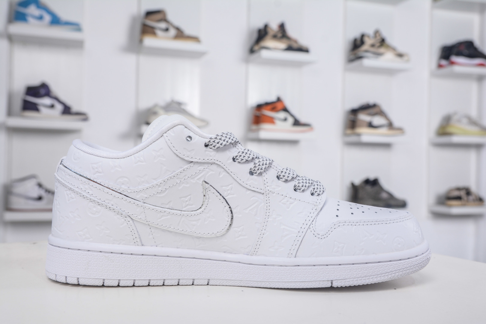 Nike Jordan Low x Louis Vuitton LV联名-纯白立体印花 LR2025-010