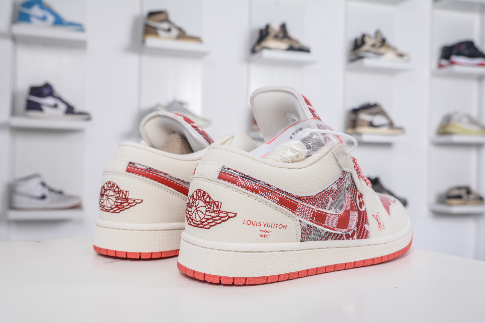 Nike Jordan Low x Louis Vuitton LV联名-白红牛仔 QG1988-010 Nike Jordan Low x Louis Vuitton LV联名-白红牛仔 QG1988-010