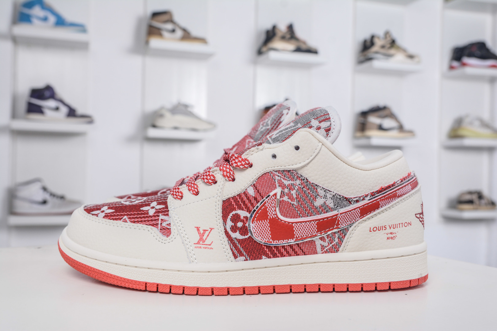 Nike Jordan Low x Louis Vuitton LV联名-白红牛仔 QG1988-010 Nike Jordan Low x Louis Vuitton LV联名-白红牛仔 QG1988-010